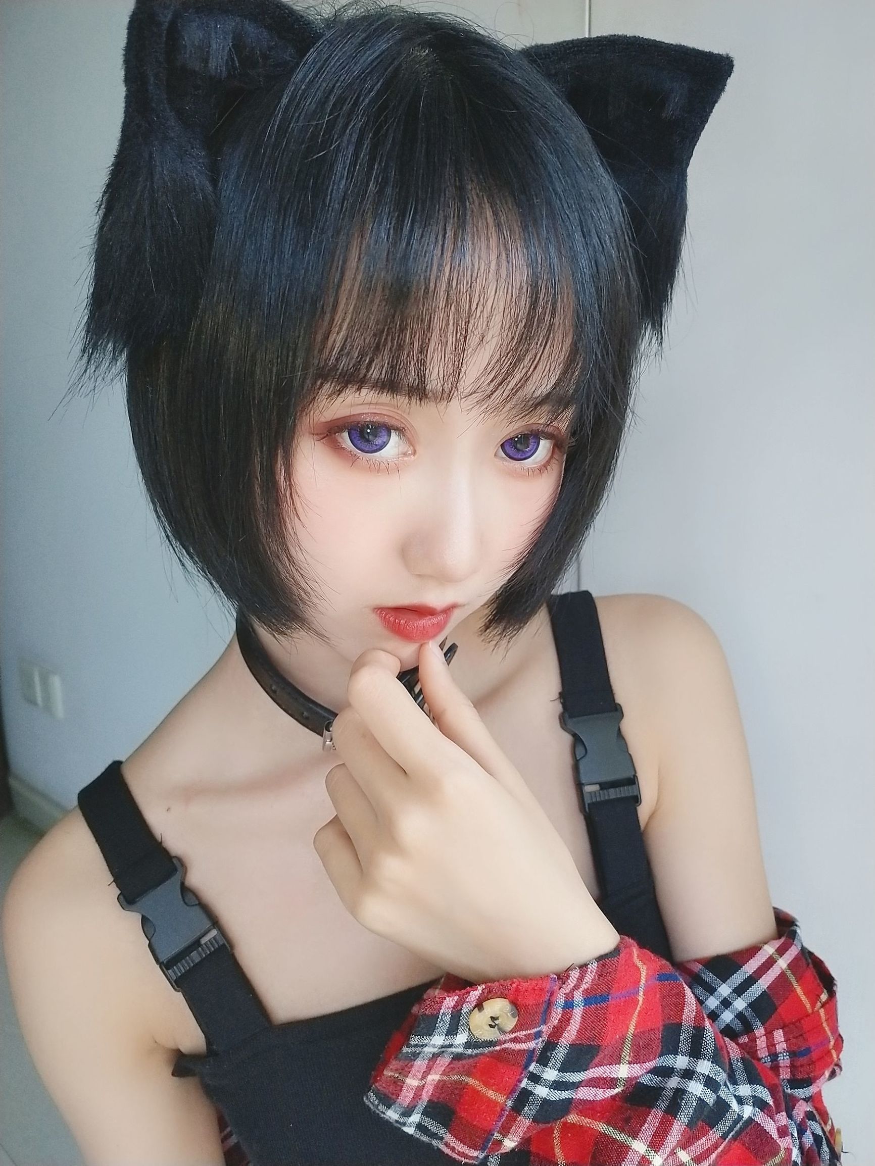Hệ moe tiểu thư Mộc Miên Miên OwO, Mèo bất lương