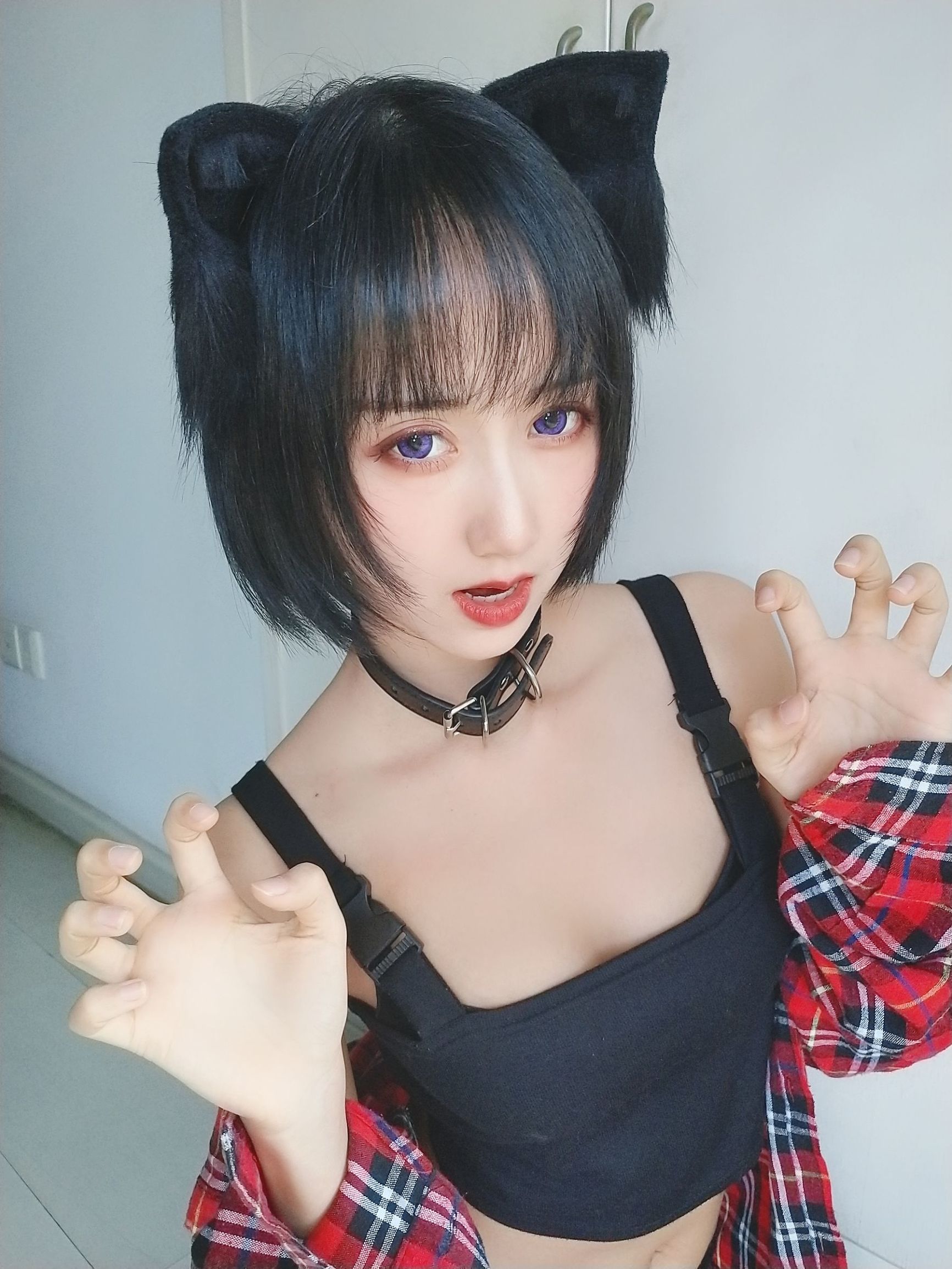 Hệ moe tiểu thư Mộc Miên Miên OwO, Mèo bất lương