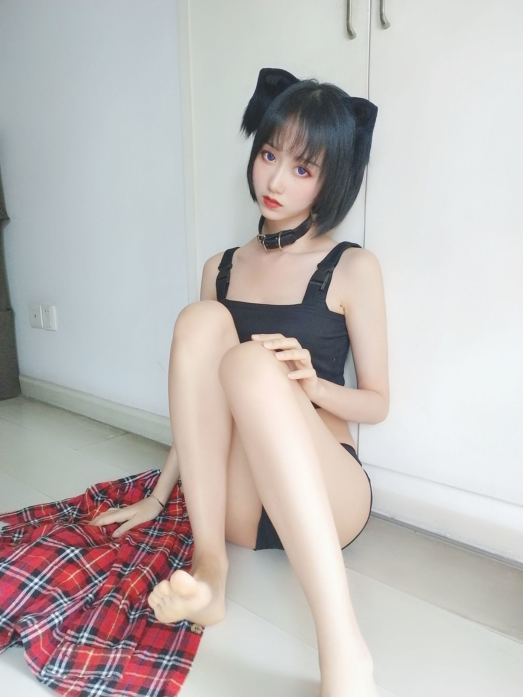 Hệ moe tiểu thư Mộc Miên Miên OwO, Mèo bất lương