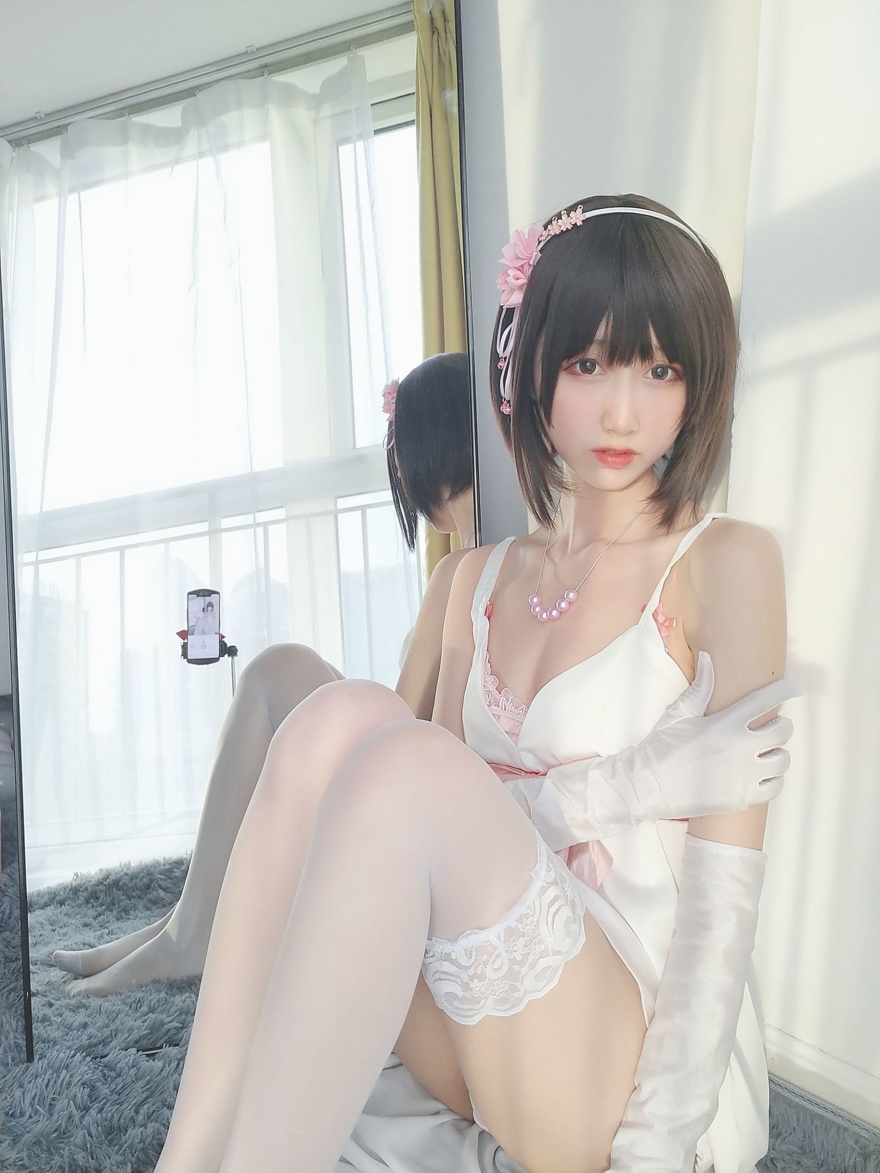 Hệ moe tiểu thư Mộc Miên Miên OwO, Kato Megumi, lễ phục
