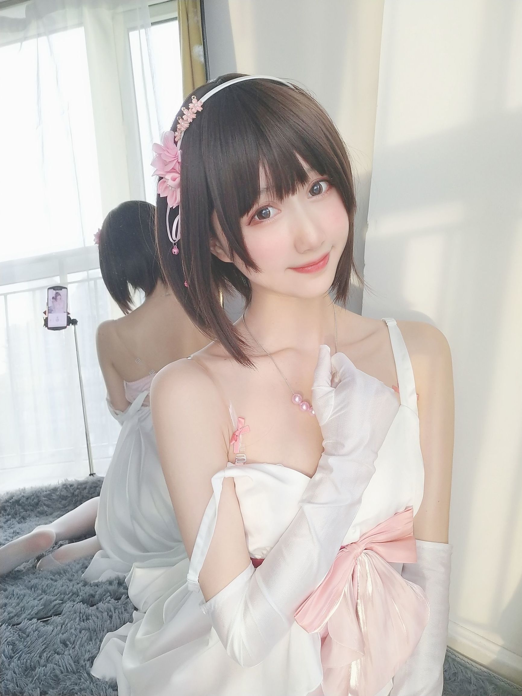 Hệ moe tiểu thư Mộc Miên Miên OwO, Kato Megumi, lễ phục