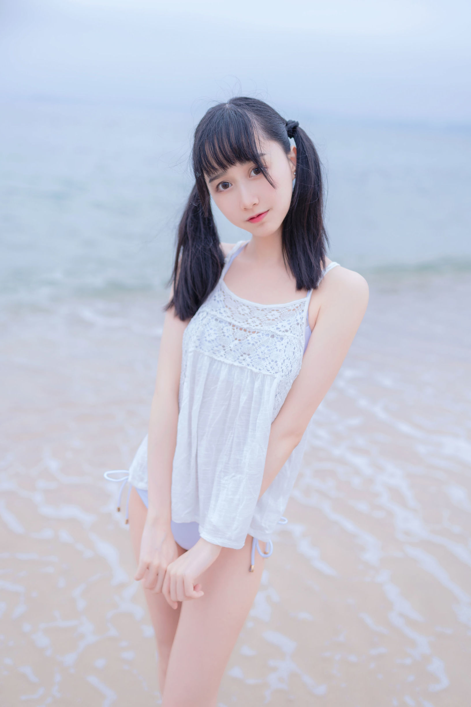 萌系小姐姐木綿綿OwO 海邊白色比基尼