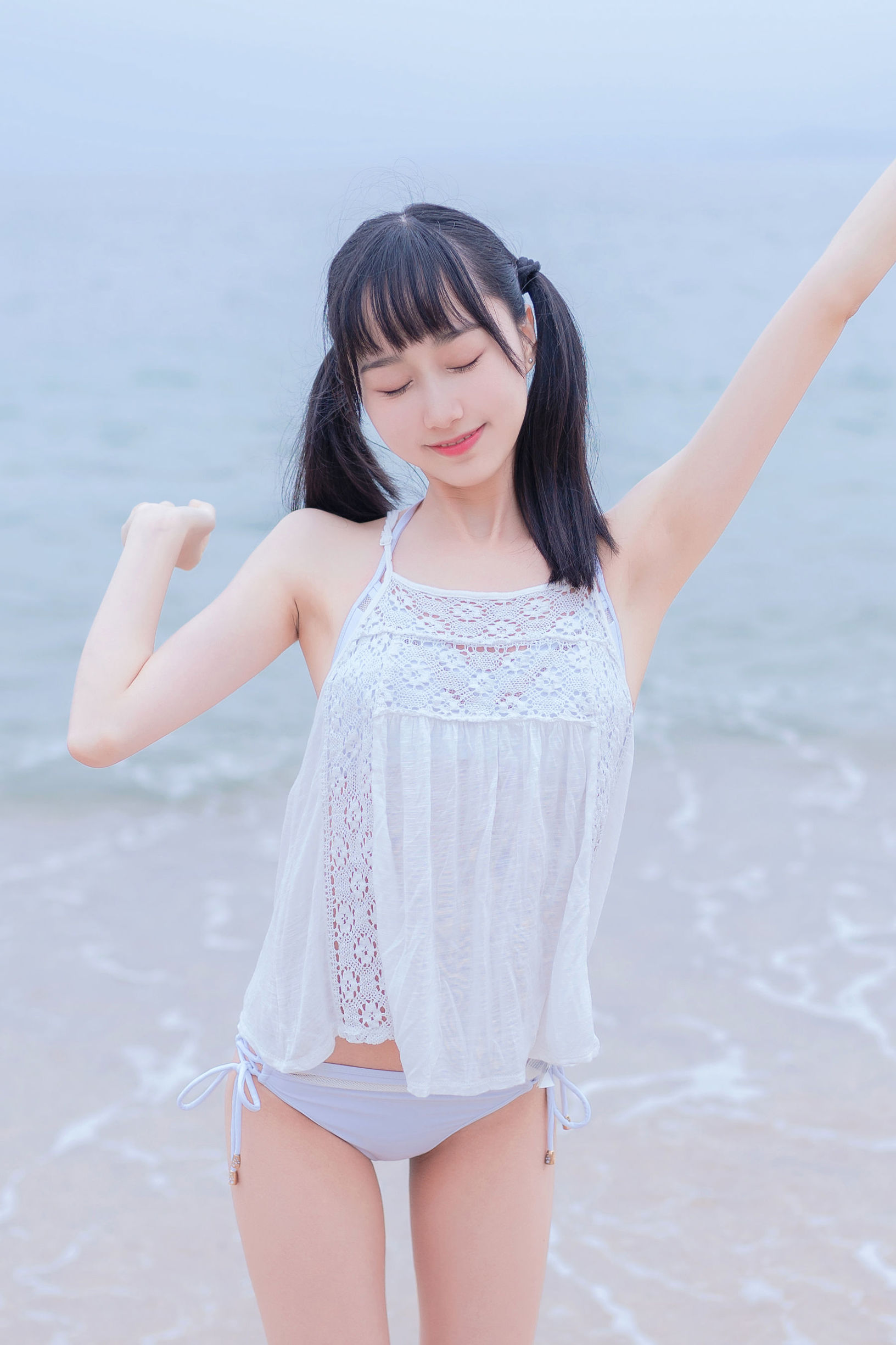 萌系小姐姐木綿綿OwO 海邊白色比基尼