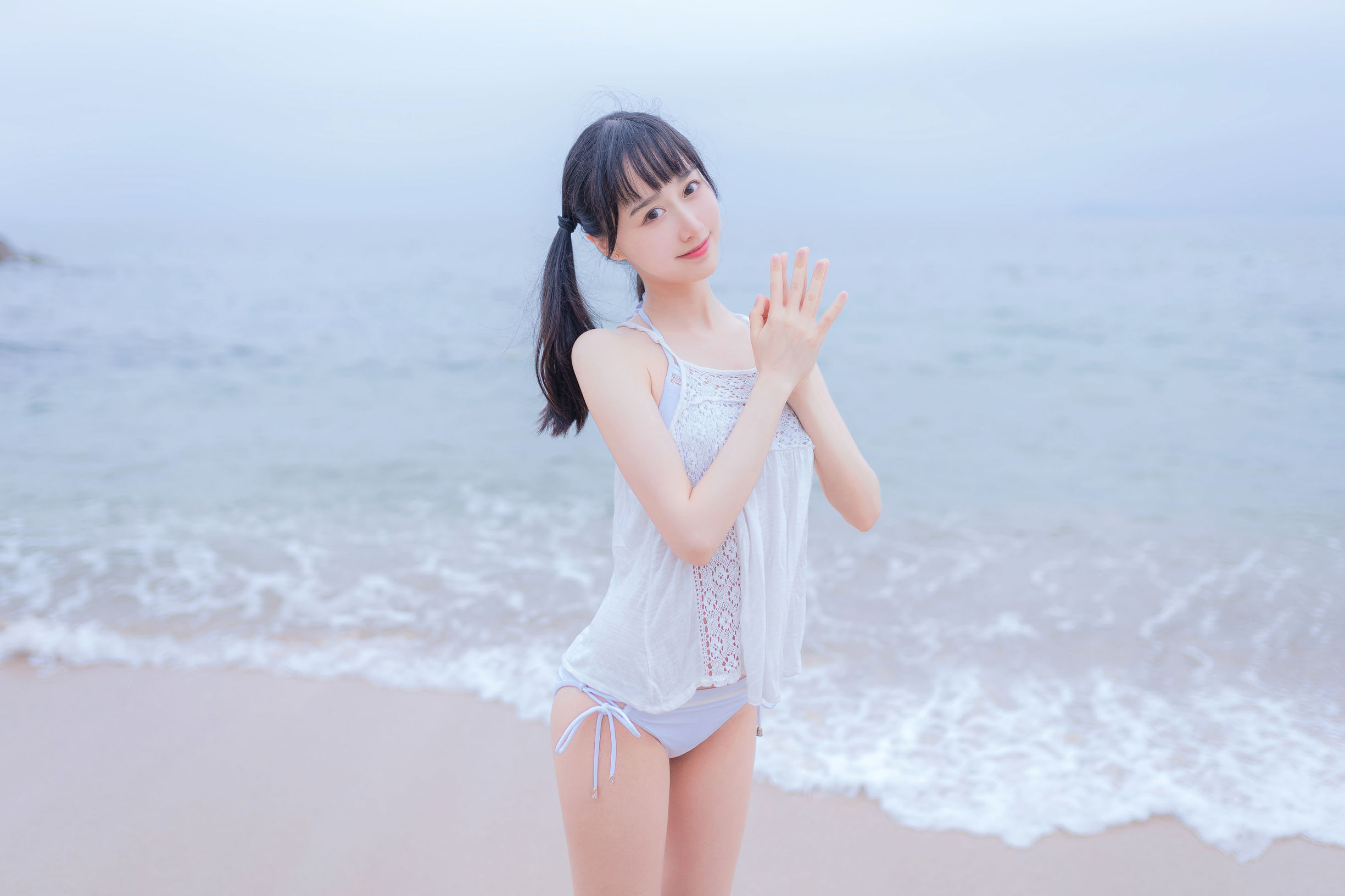 萌系小姐姐木綿綿OwO 海邊白色比基尼