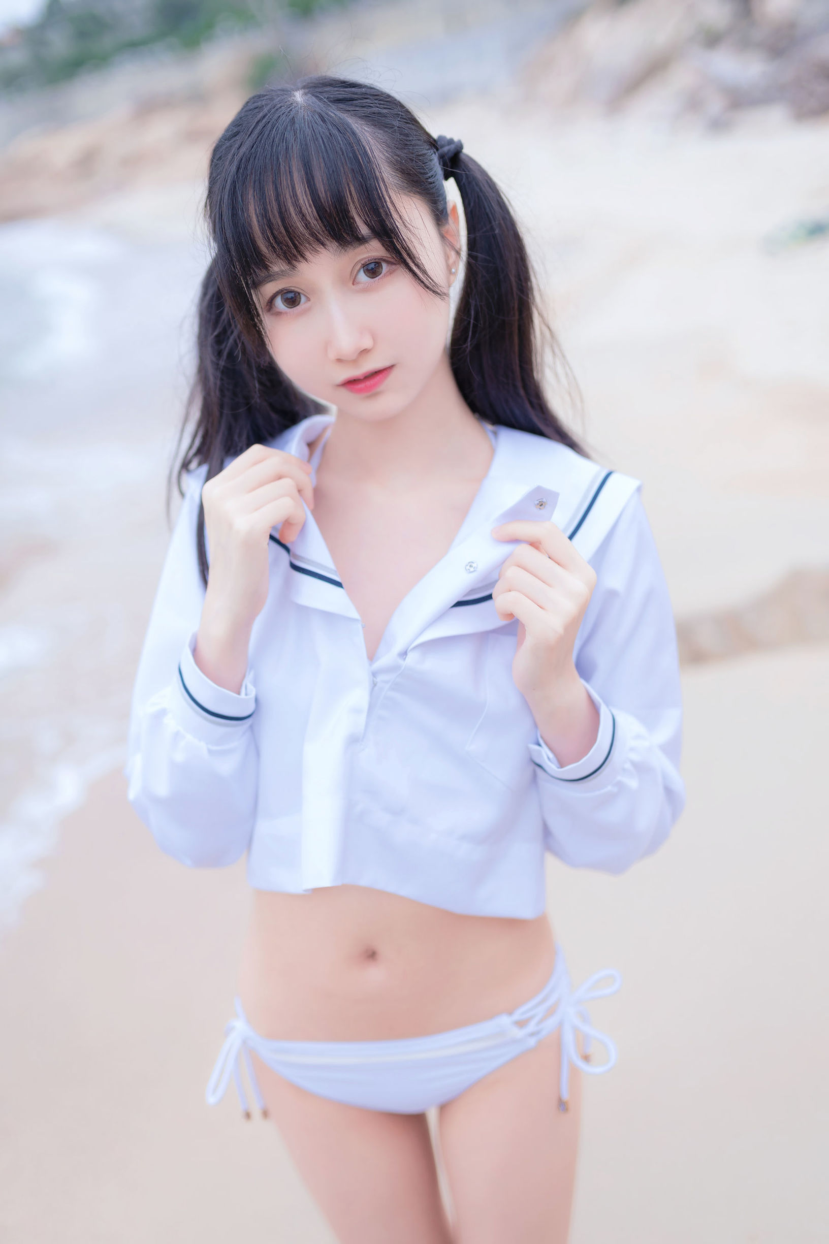 萌系小姐姐木綿綿OwO 海邊白色比基尼