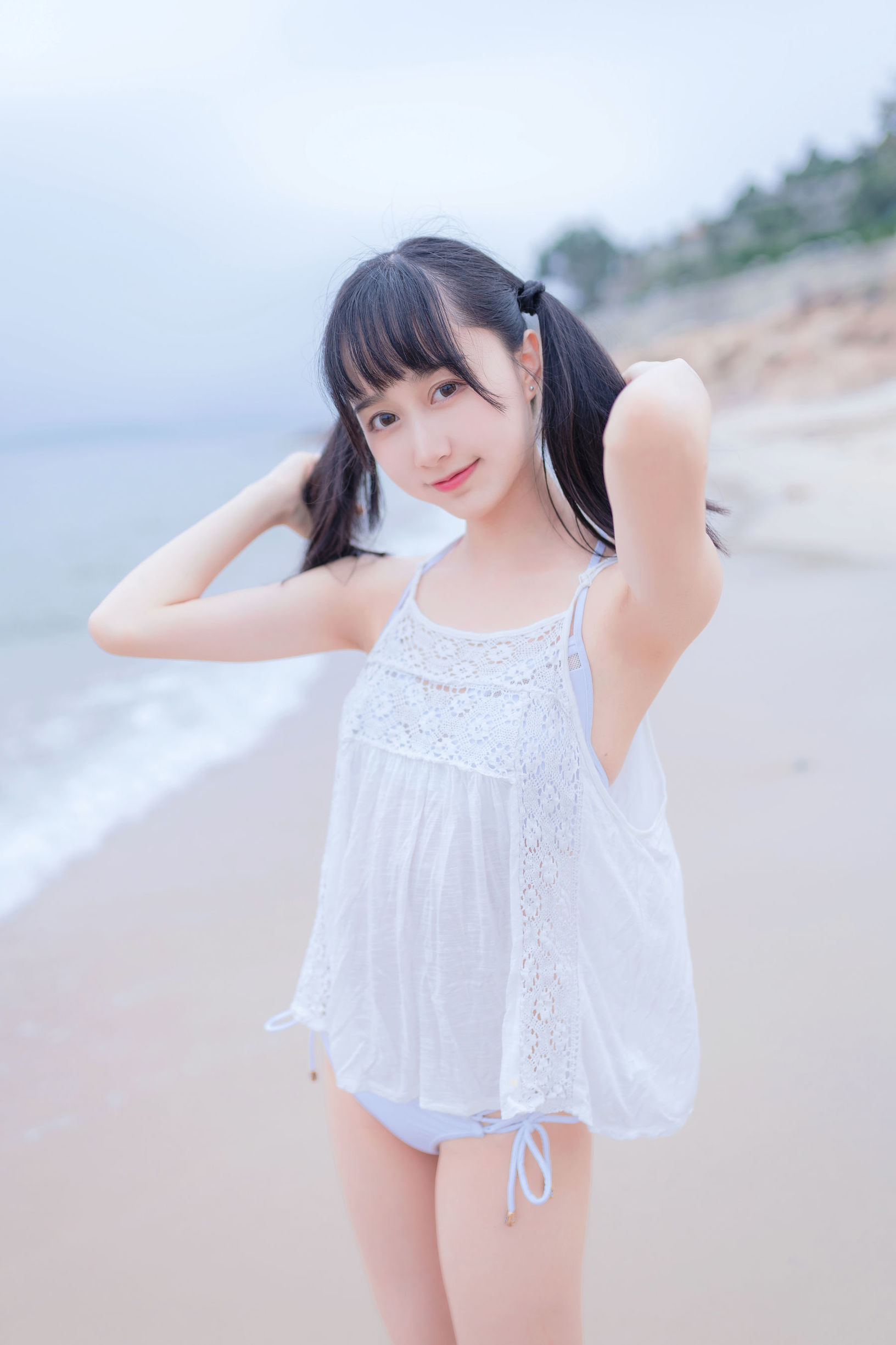 萌系小姐姐木綿綿OwO 海邊白色比基尼