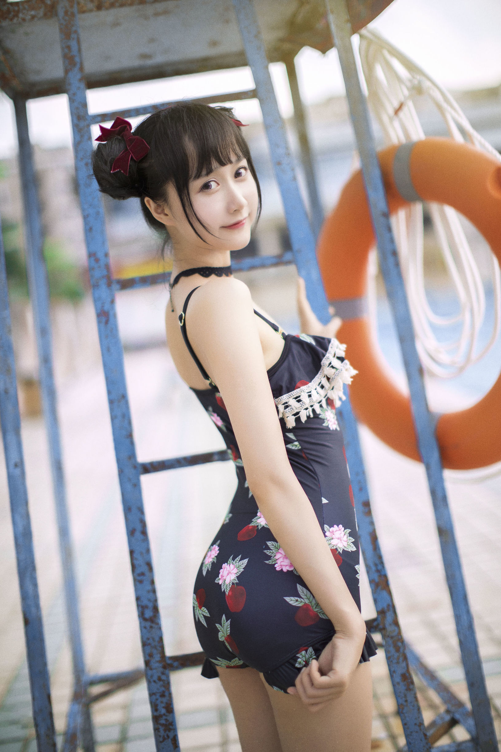 萌系小姐姐木綿綿OwO 草莓泳衣
