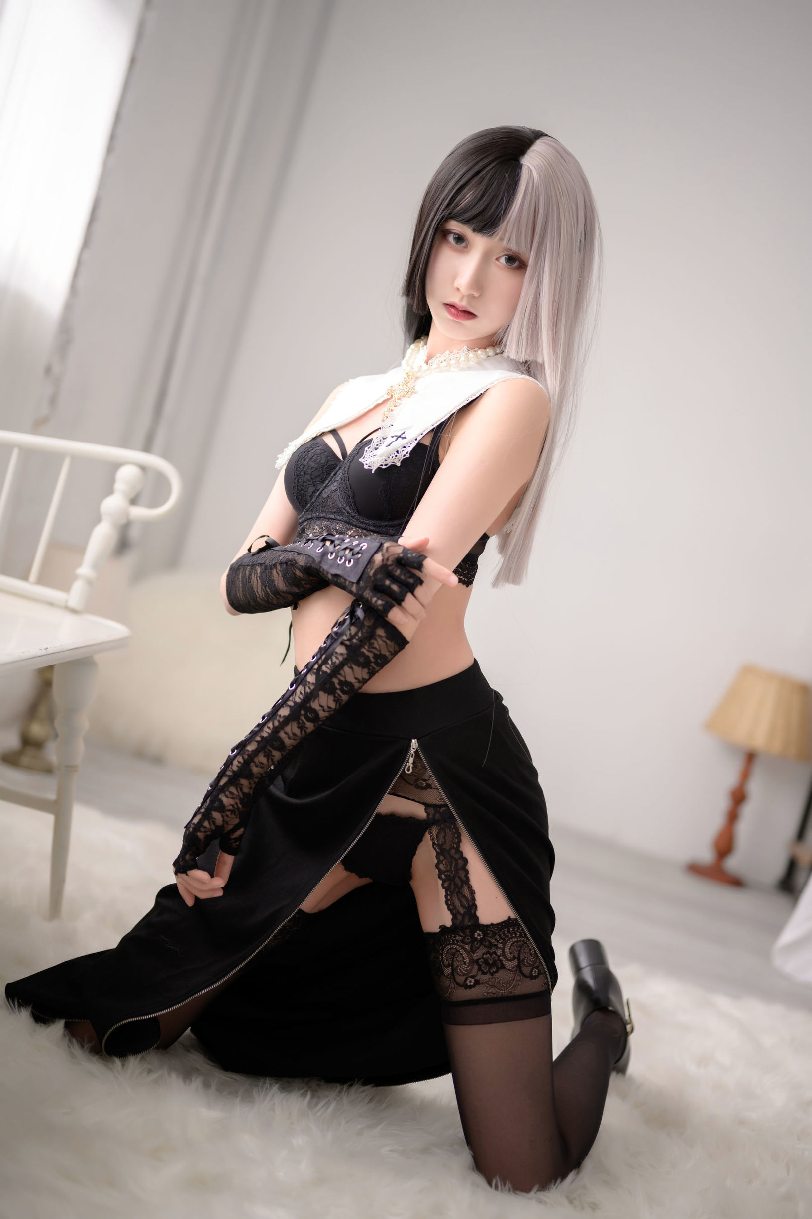 Moe-style big sister Mu Mianmian OwO Black and white nun