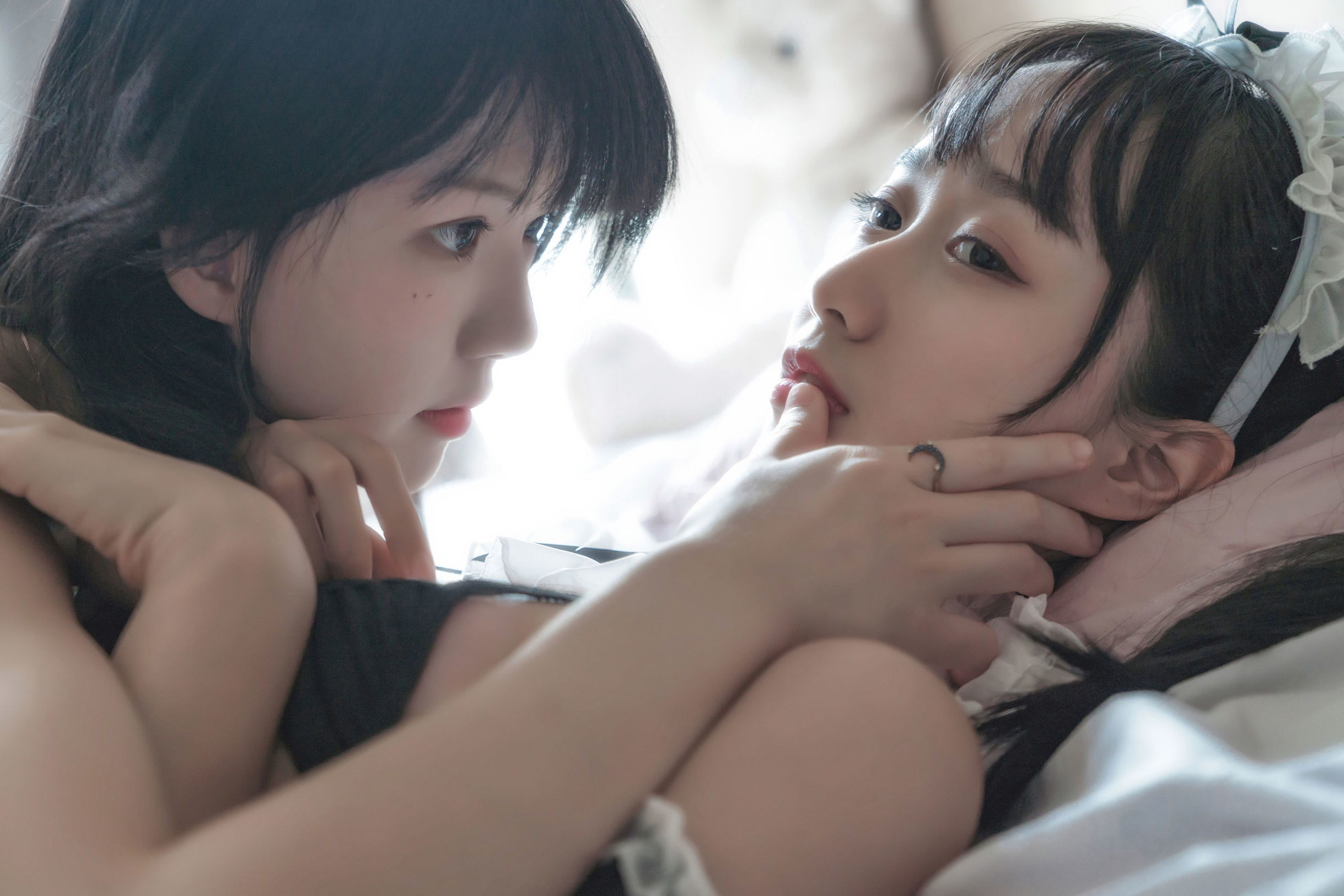 萌え系のお姉さん ムーミェンミェン OwO & 桜桃にゃん 暮(黒いスカート×妹抖)