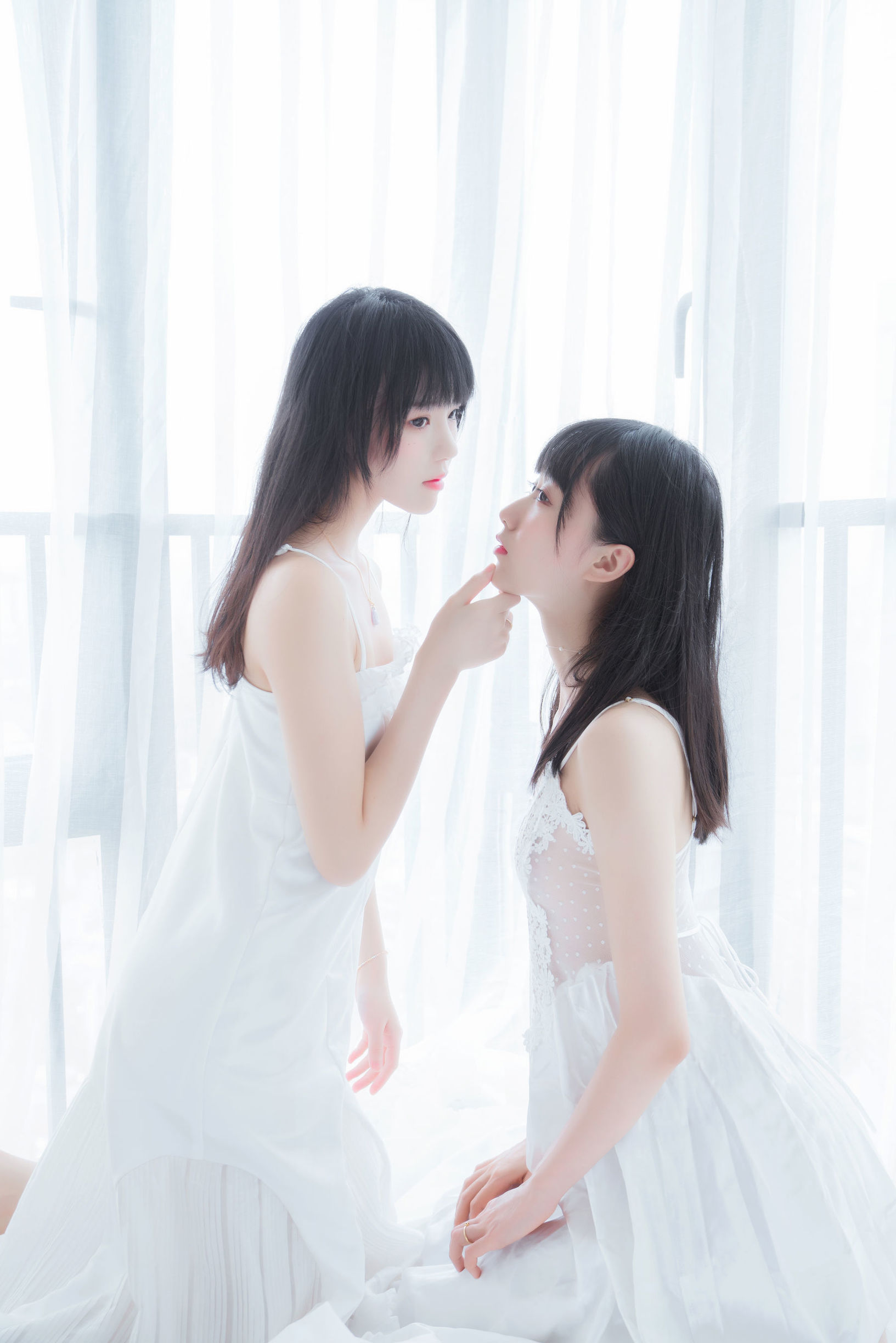 萌え系お姉さん ムキアンミェン OwO & 桜桃喵 朝(白いスカート×白いスカート)