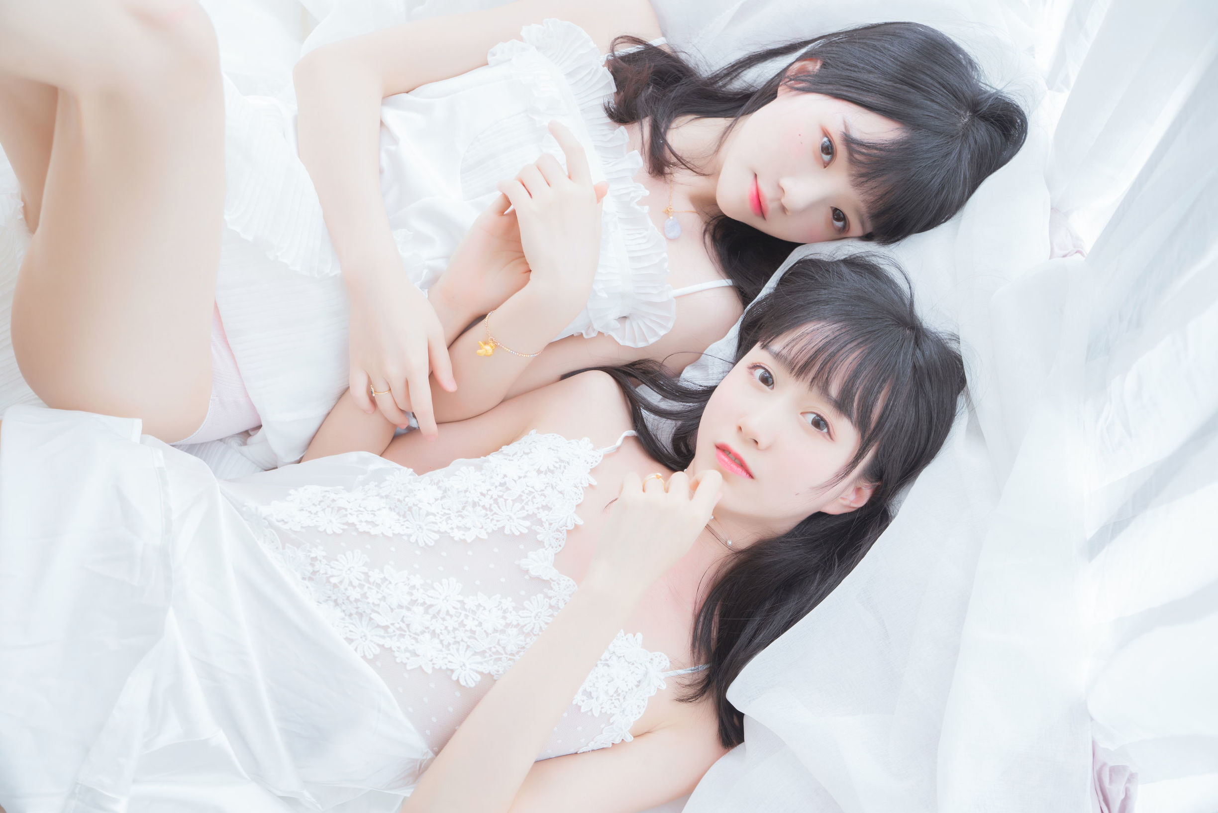 萌え系お姉さん ムキアンミェン OwO & 桜桃喵 朝(白いスカート×白いスカート)