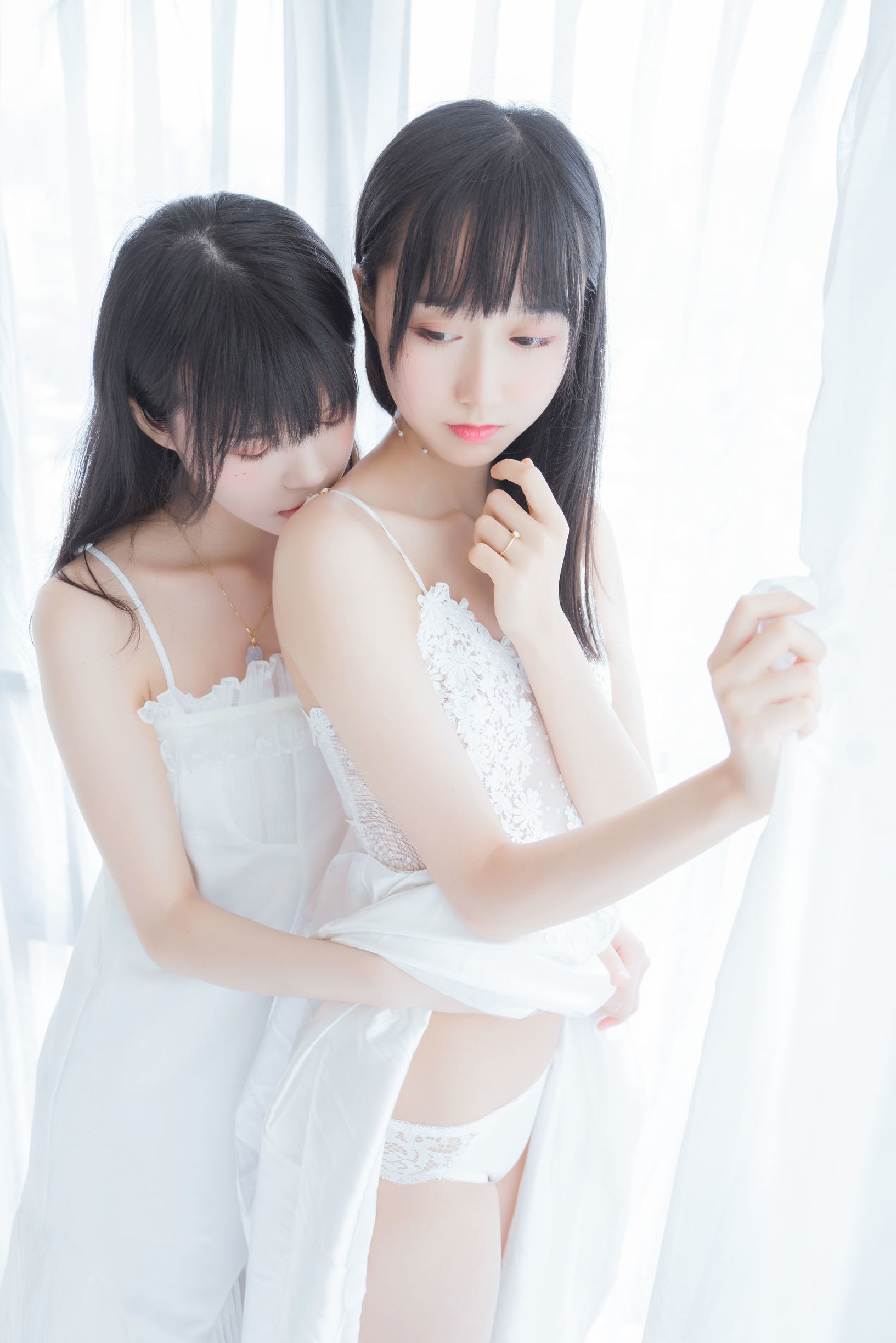萌え系お姉さん ムキアンミェン OwO & 桜桃喵 朝(白いスカート×白いスカート)