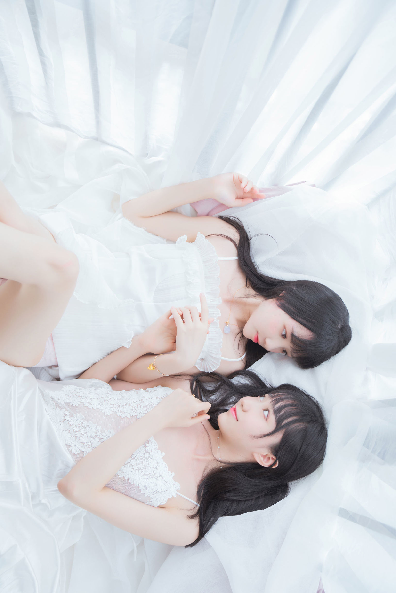 萌え系お姉さん ムキアンミェン OwO & 桜桃喵 朝(白いスカート×白いスカート)