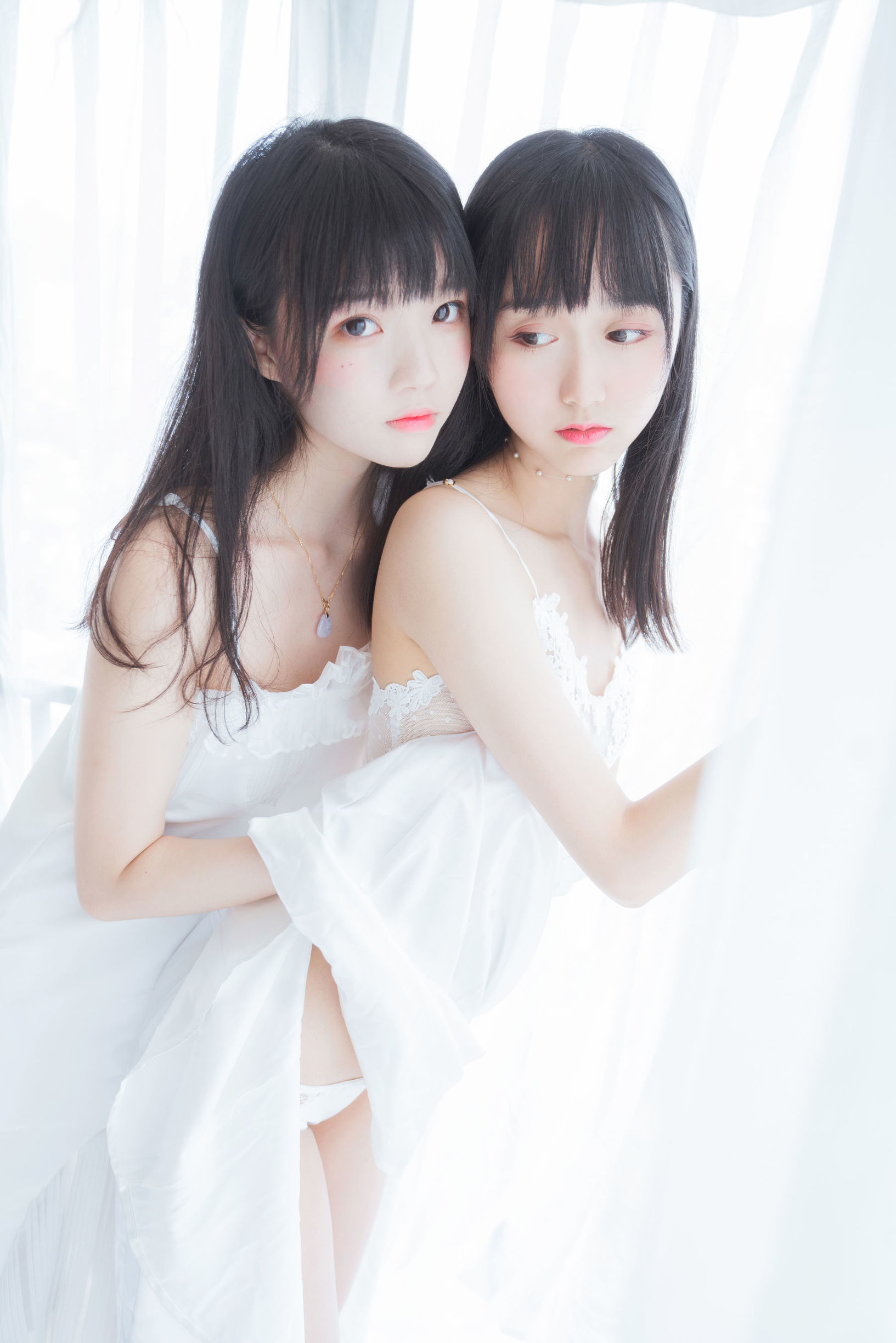 萌え系お姉さん ムキアンミェン OwO & 桜桃喵 朝(白いスカート×白いスカート)