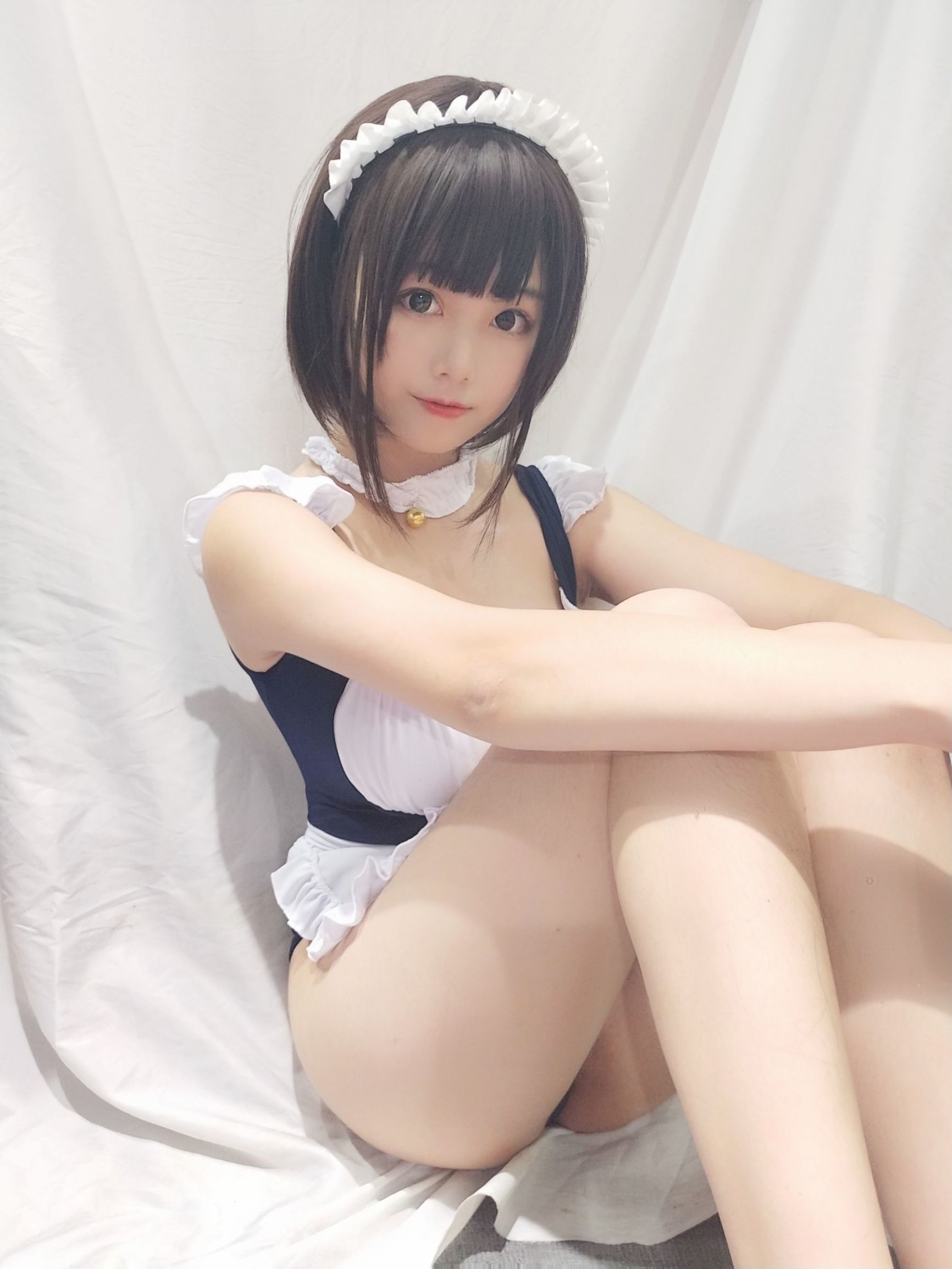 Moe-style big sister honey juice cat fur, maid school swimsuit