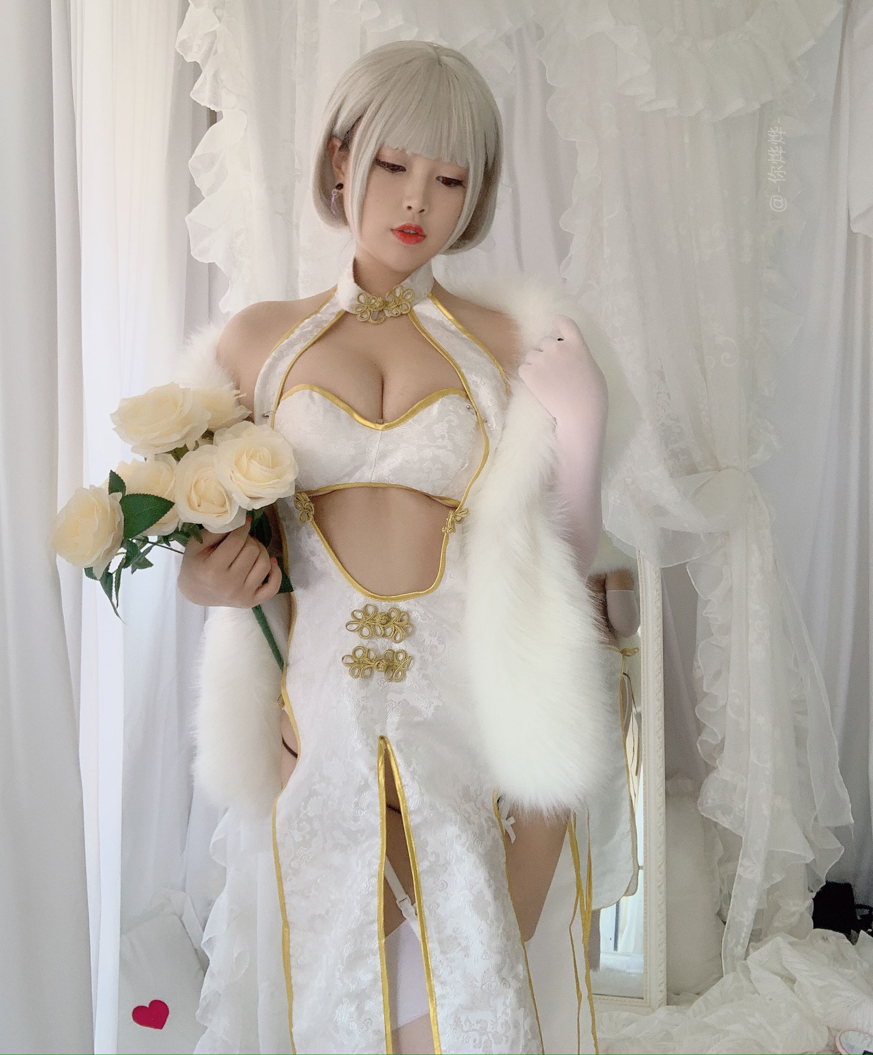 Cô nàng hệ moe - Bạch Dạ - Qipao trắng