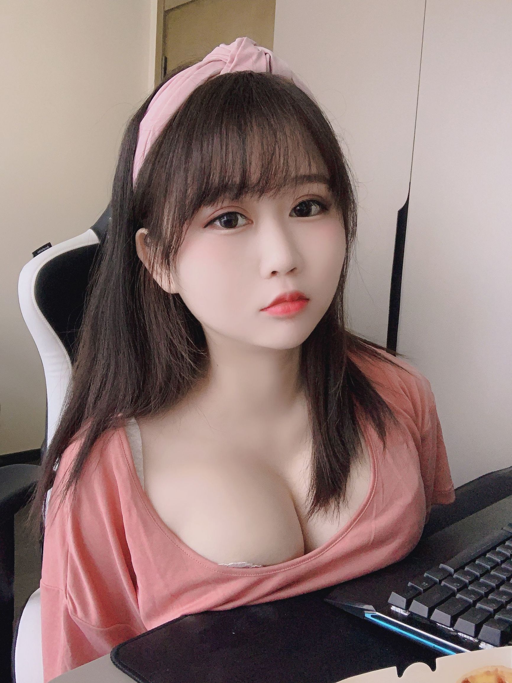 蜜桃少女是依酱呀 宅女日常