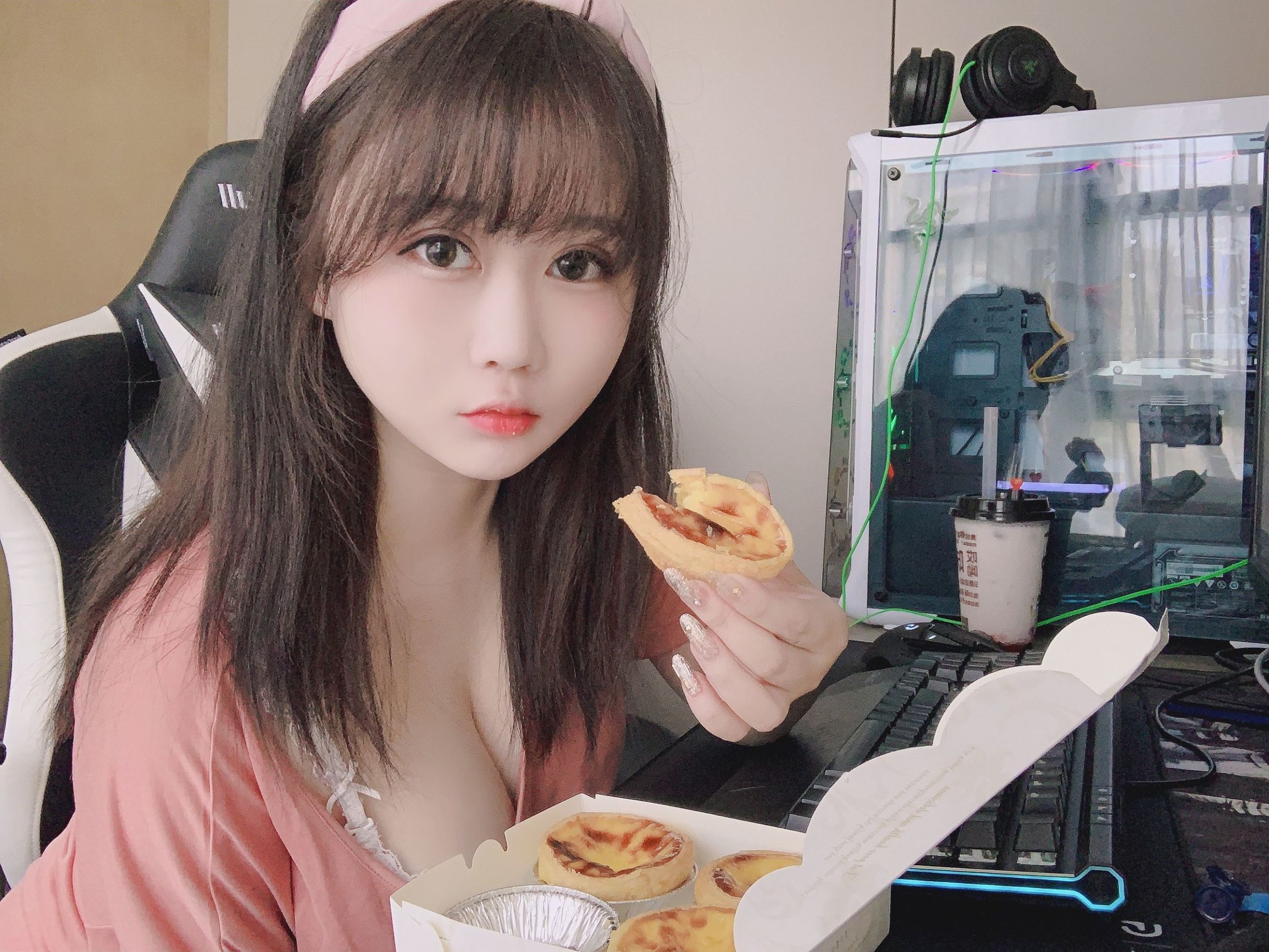 蜜桃少女是依酱呀 宅女日常