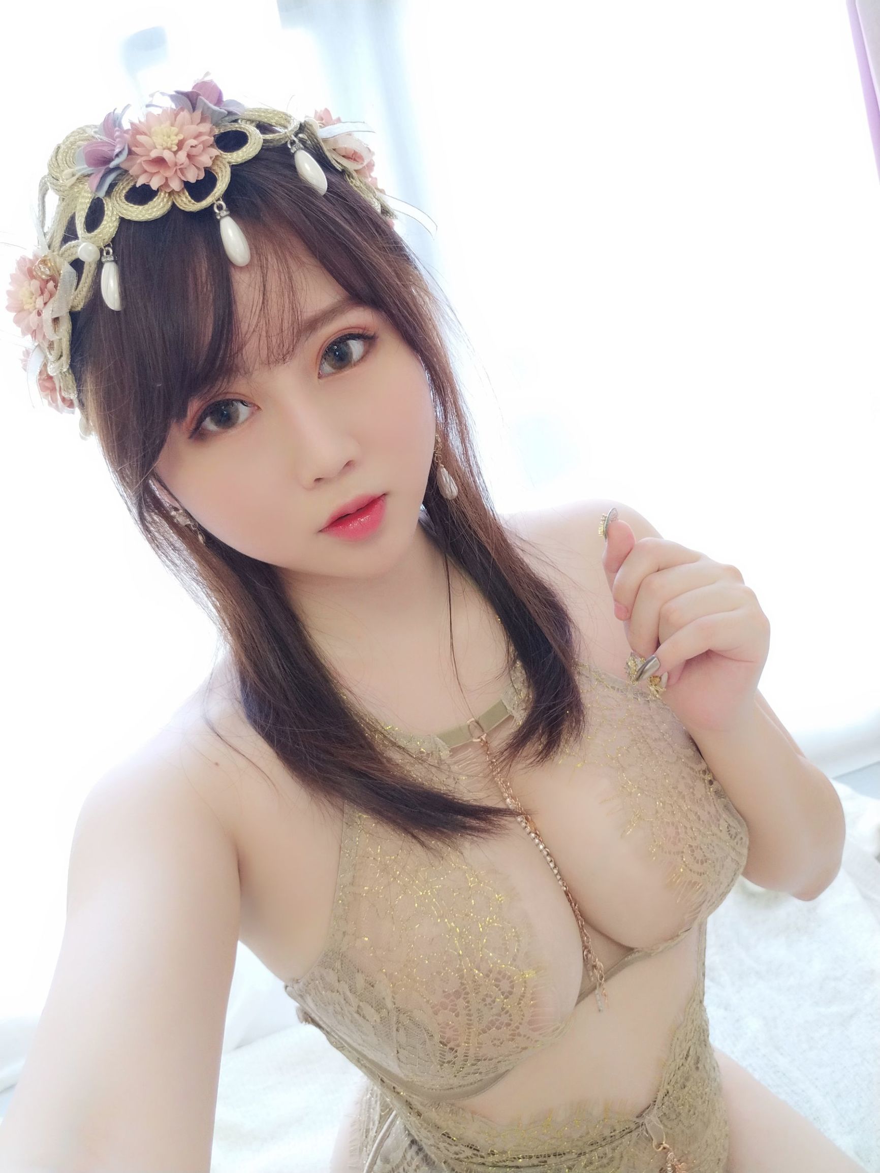 Mật Đào Thiếu Nữ là Yi Jiang Ya áo ngủ
