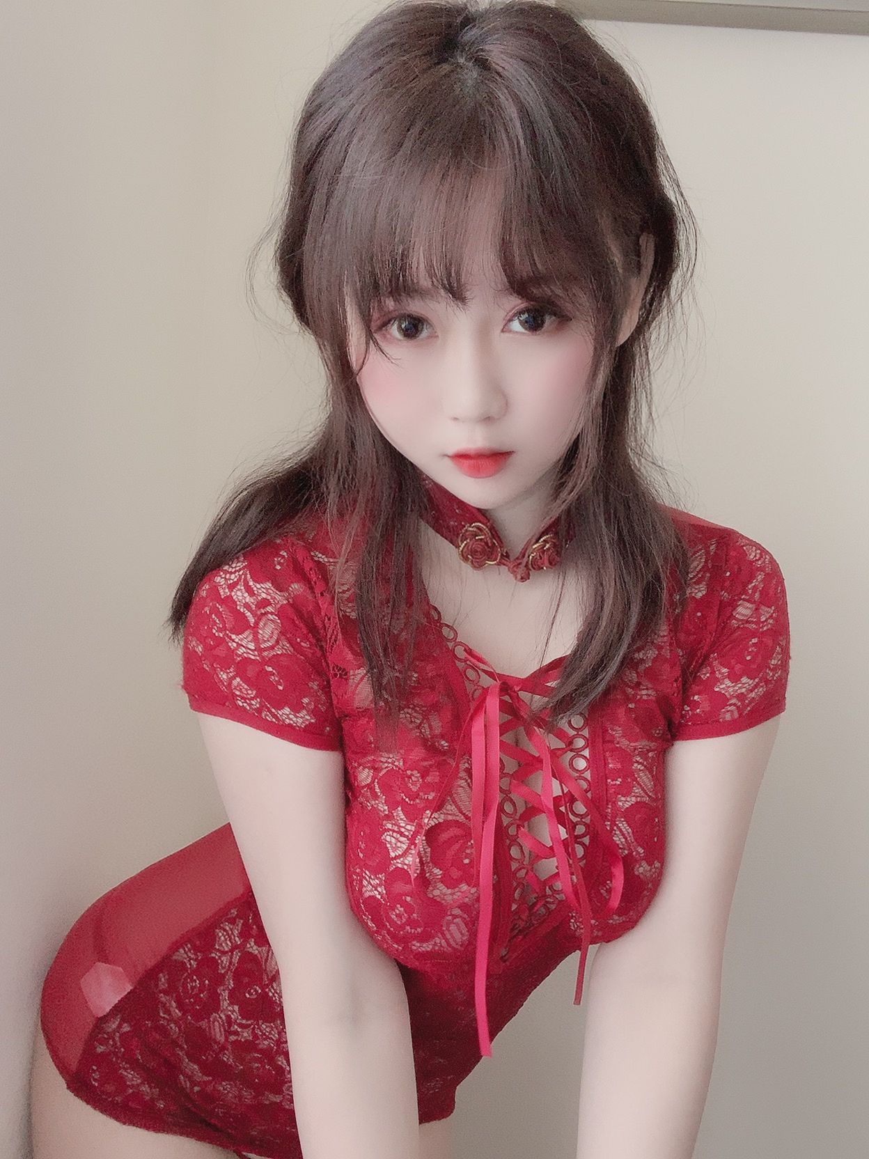 มิตเต๋อ เสี่ยวหญิง คือ อยจาง นะ สีแดง กิเพ้า