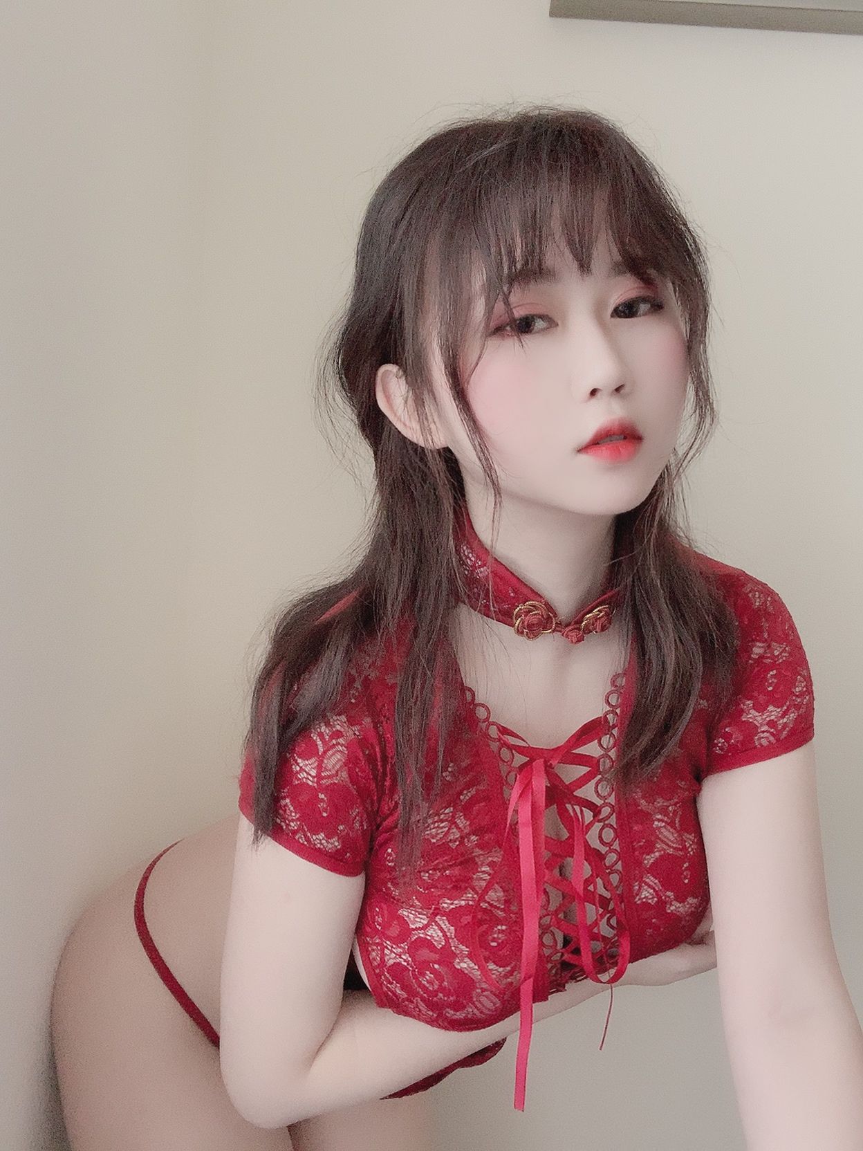복숭아 소녀는 이짱야, 빨간 치파오