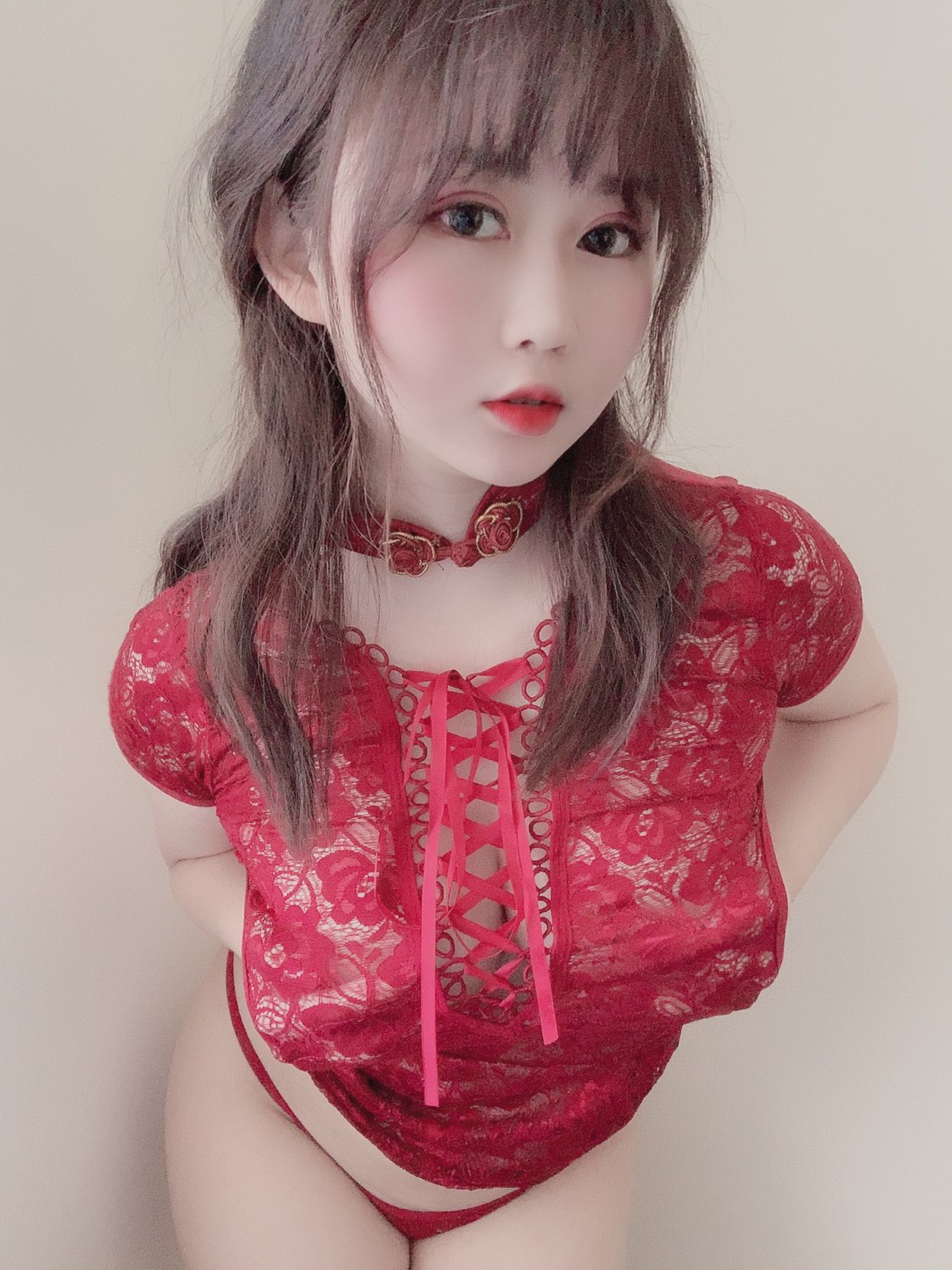 มิตเต๋อ เสี่ยวหญิง คือ อยจาง นะ สีแดง กิเพ้า