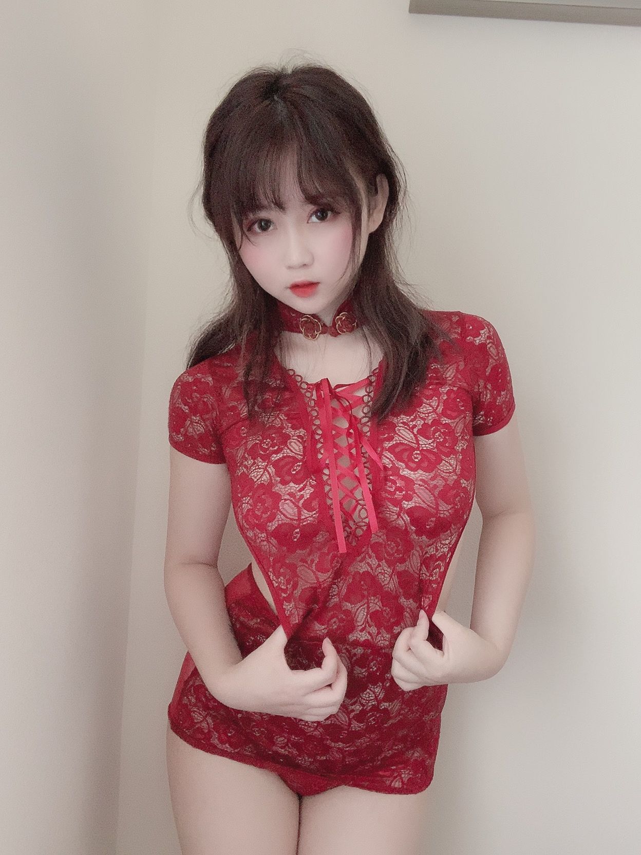 มิตเต๋อ เสี่ยวหญิง คือ อยจาง นะ สีแดง กิเพ้า