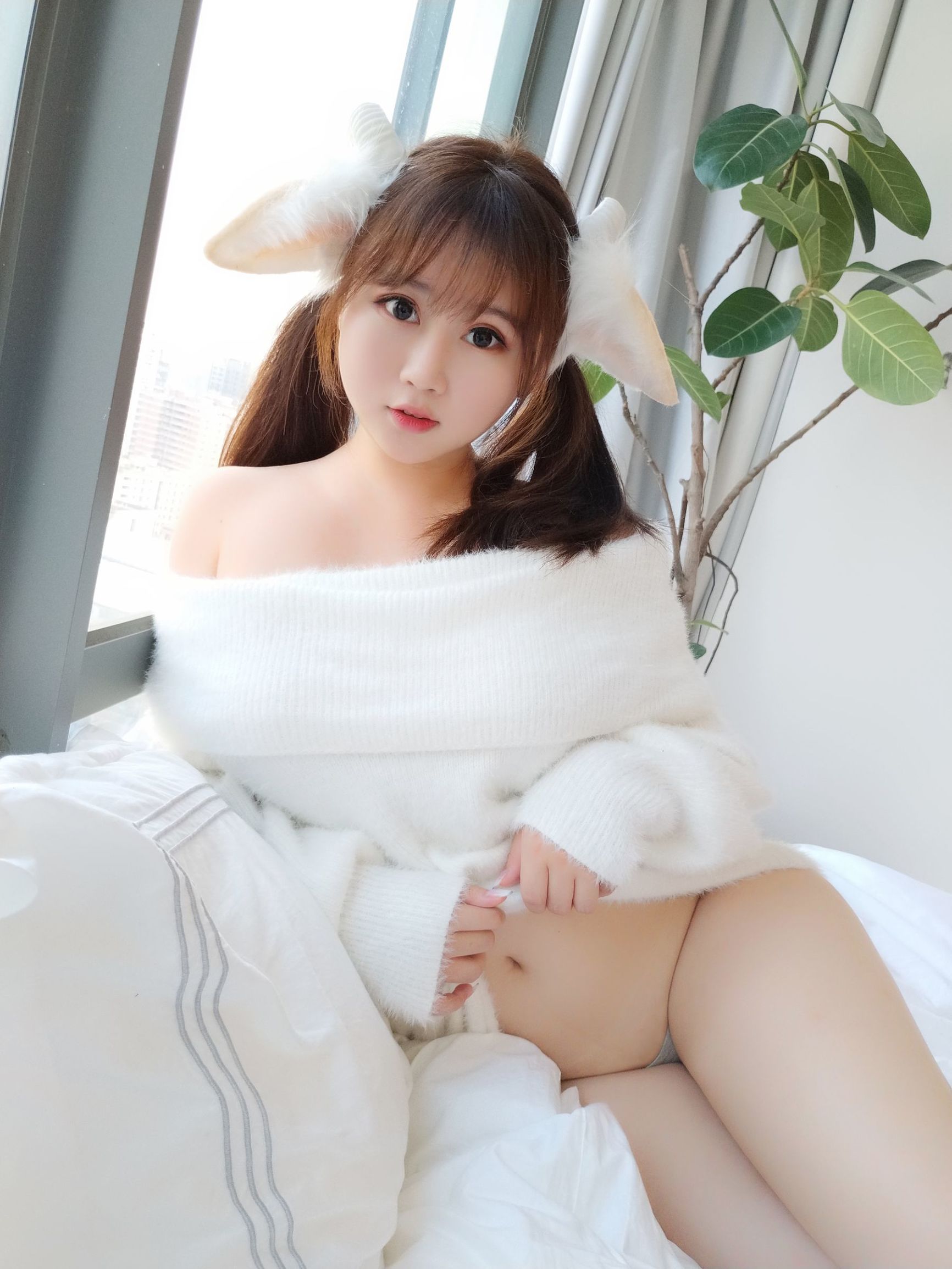 蜜桃少女は依ちゃんや、めーめー