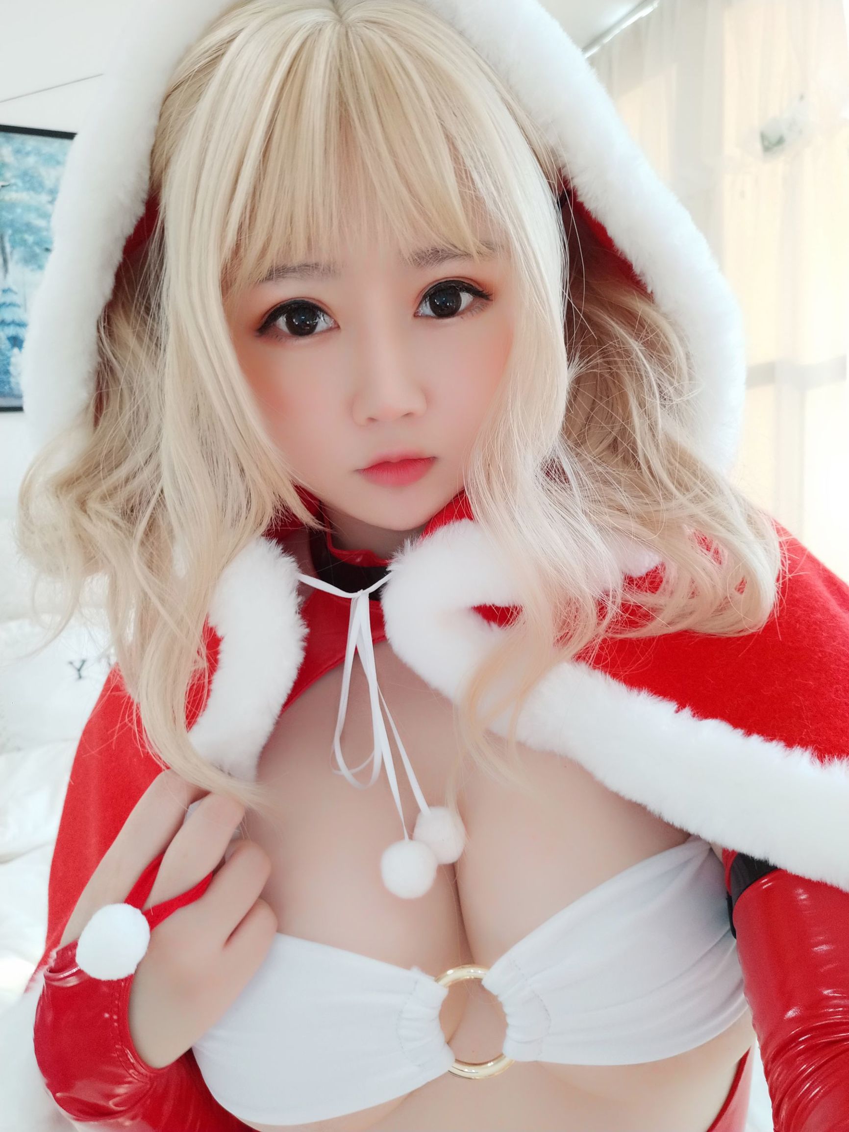 蜜桃少女是依醬呀 雪夜錦禮