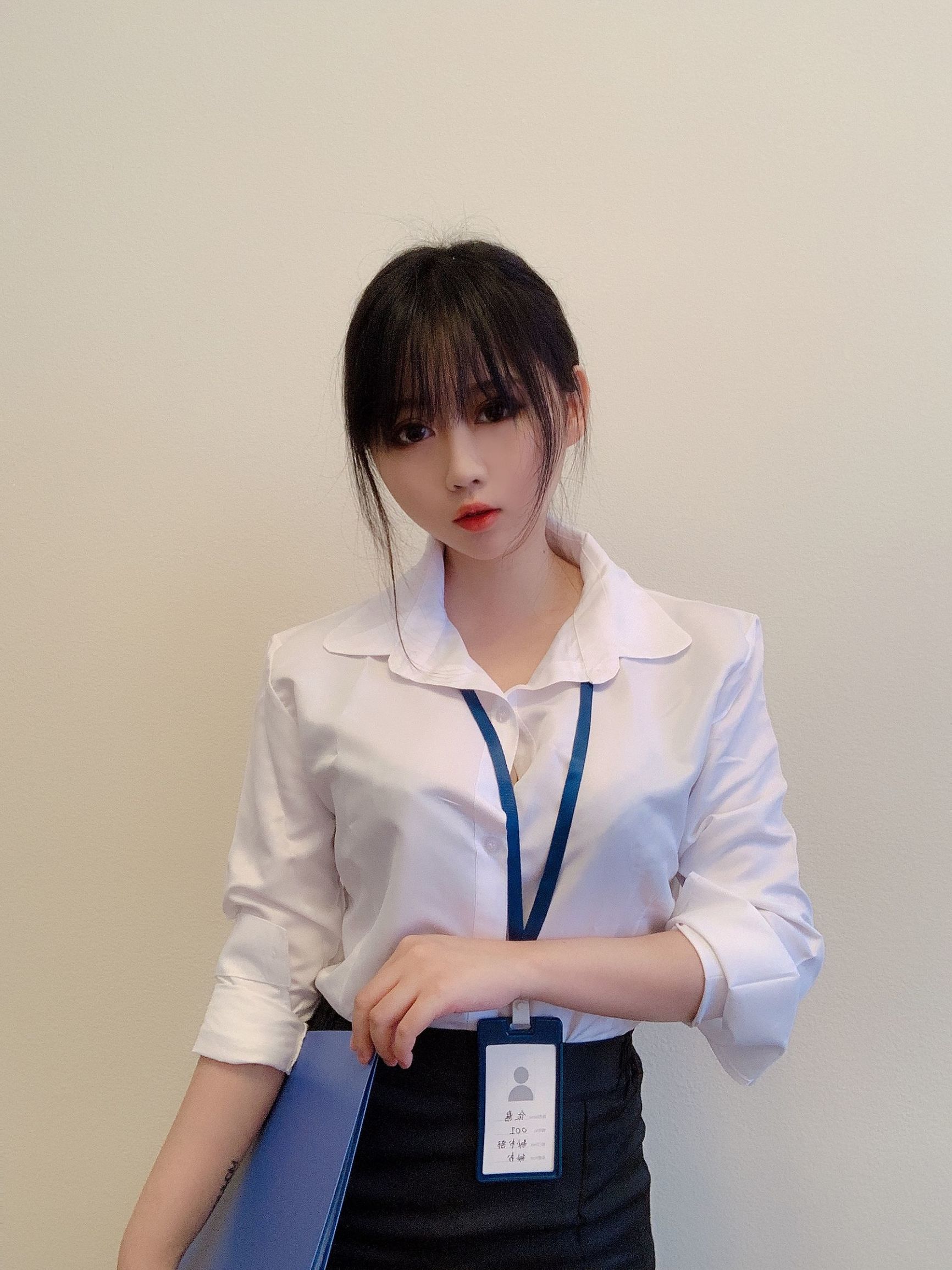 蜜桃少女是依醬呀 黑絲制服