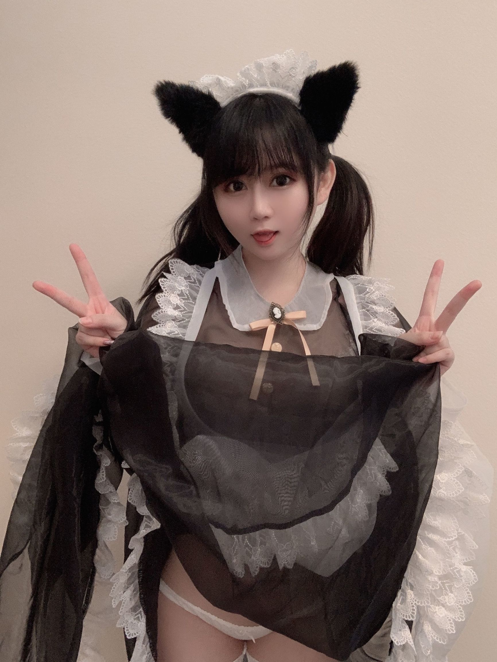 복숭아 소녀는 이장야, 블랙 실 메이드