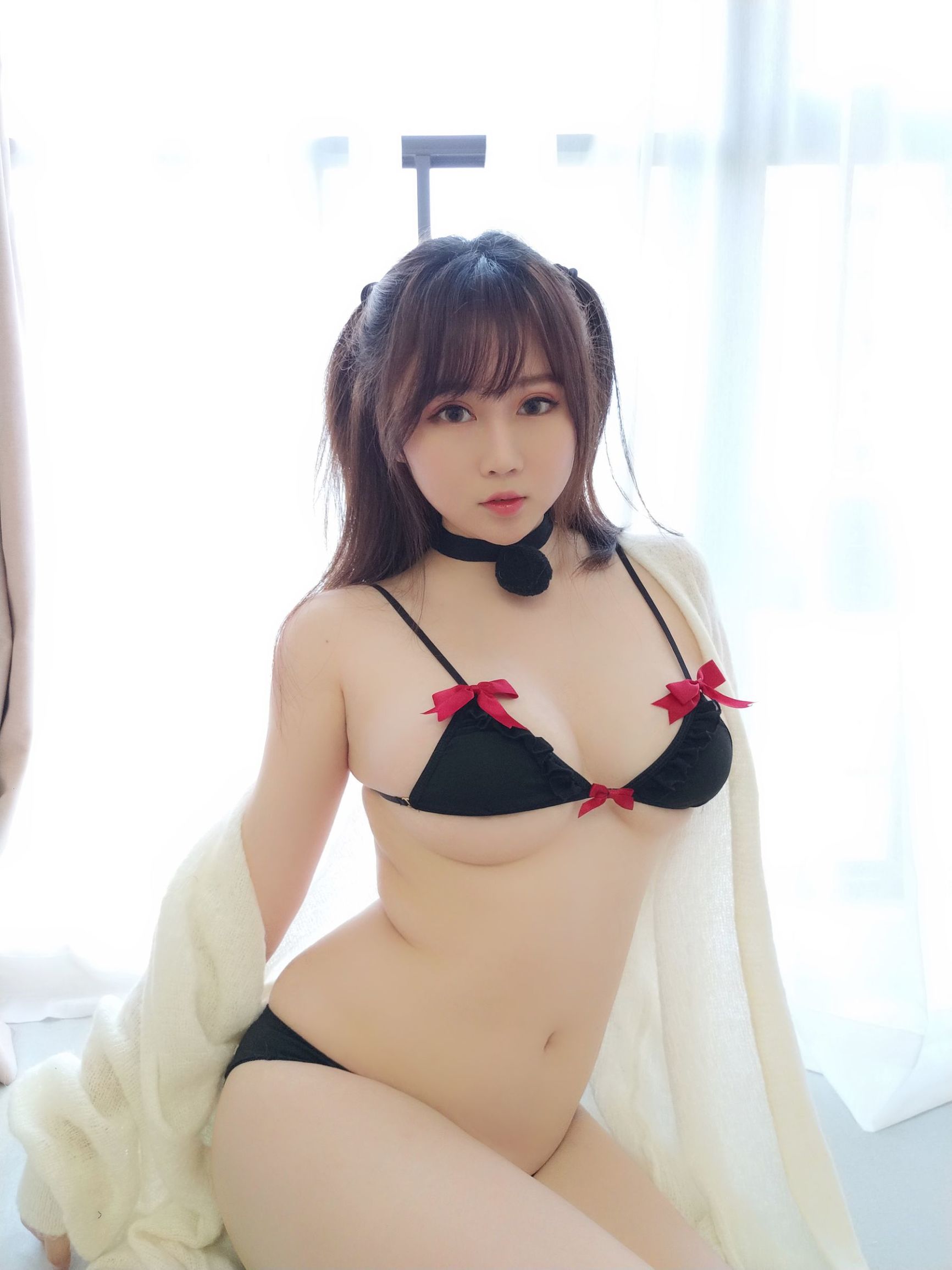 복숭아 소녀는 이장야, 검은색 섹시 란제리