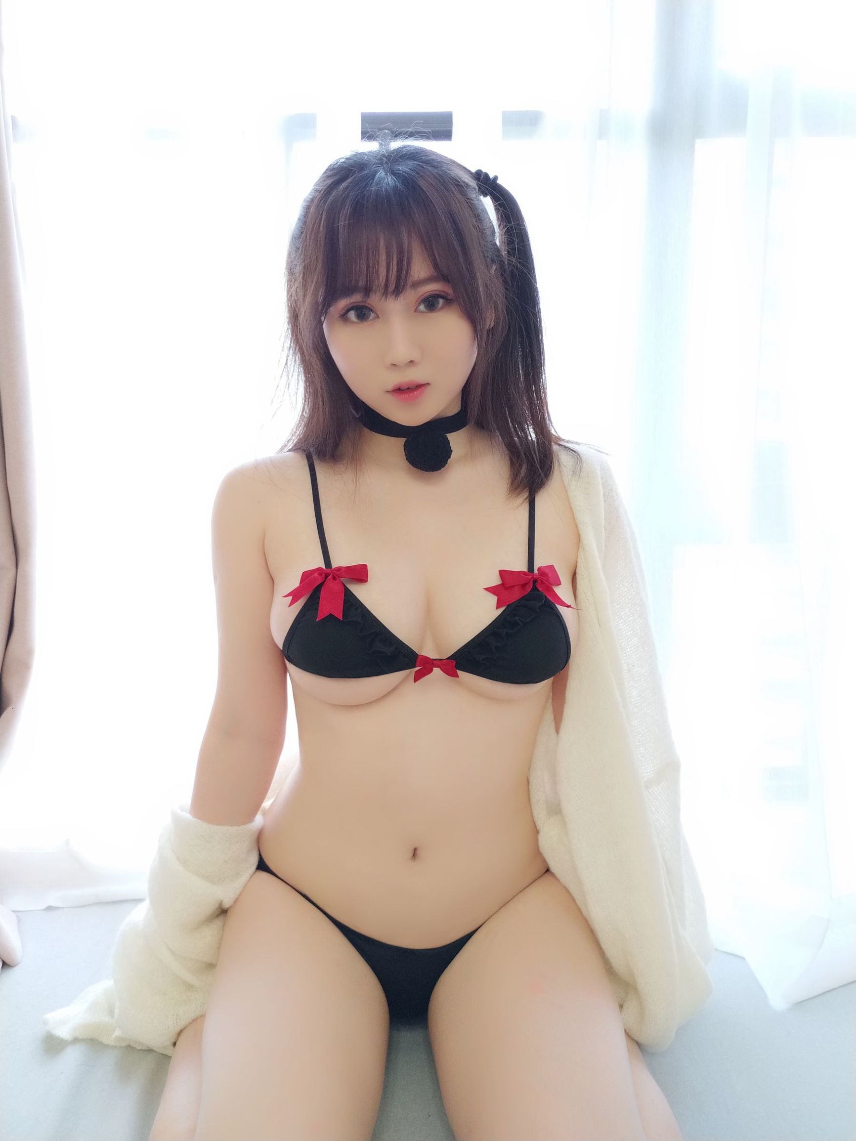복숭아 소녀는 이장야, 검은색 섹시 란제리