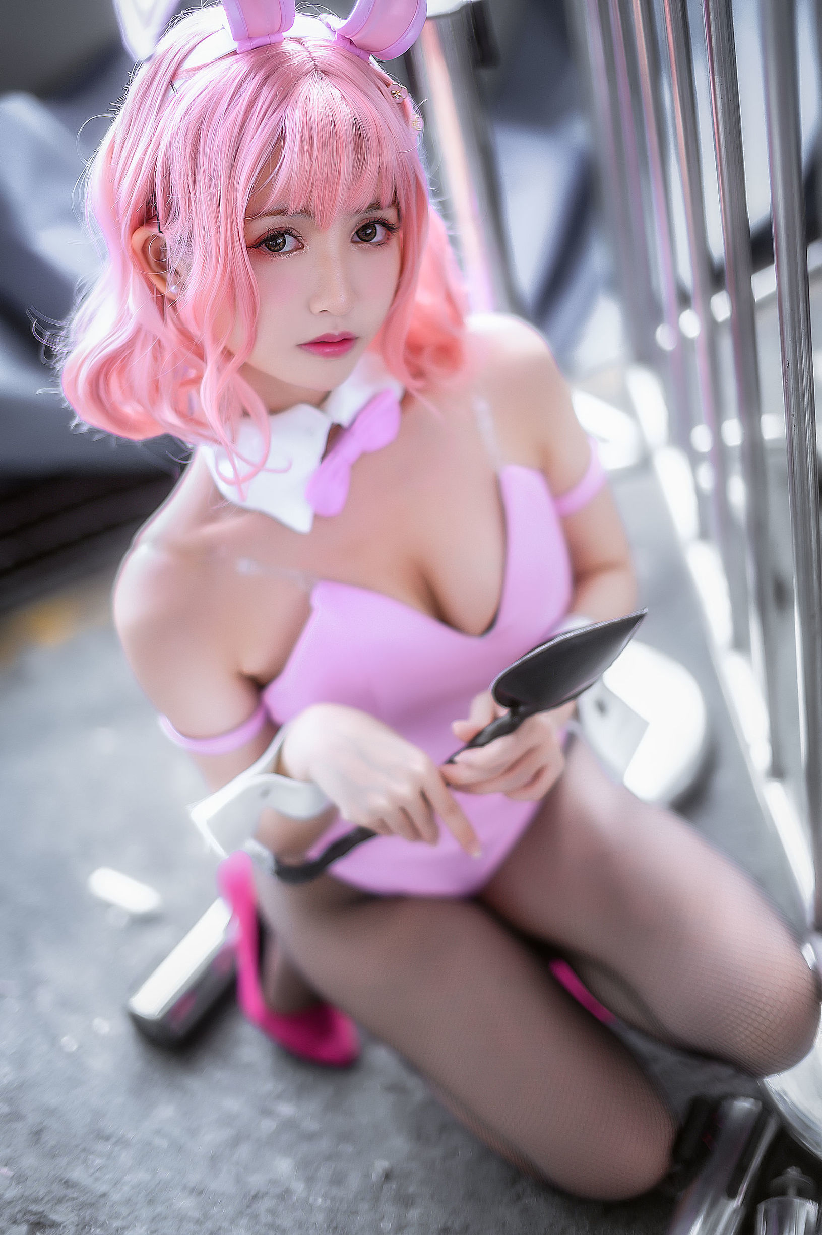 Super Popular Cosplayer Eel Yu Fei Er Pink Bunny Girl