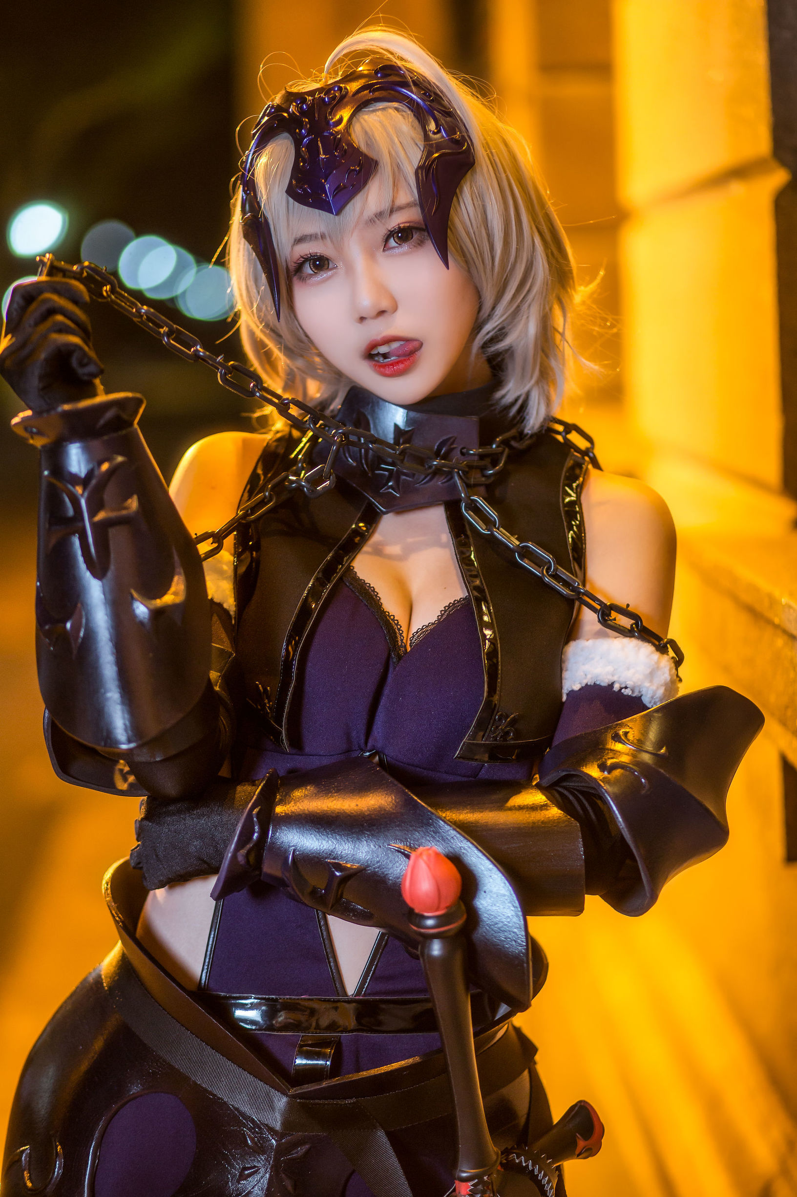 超人気コスプレイヤー ウナギフェイアー & ダイニクマルエイミー ジャンヌ・ダルク
