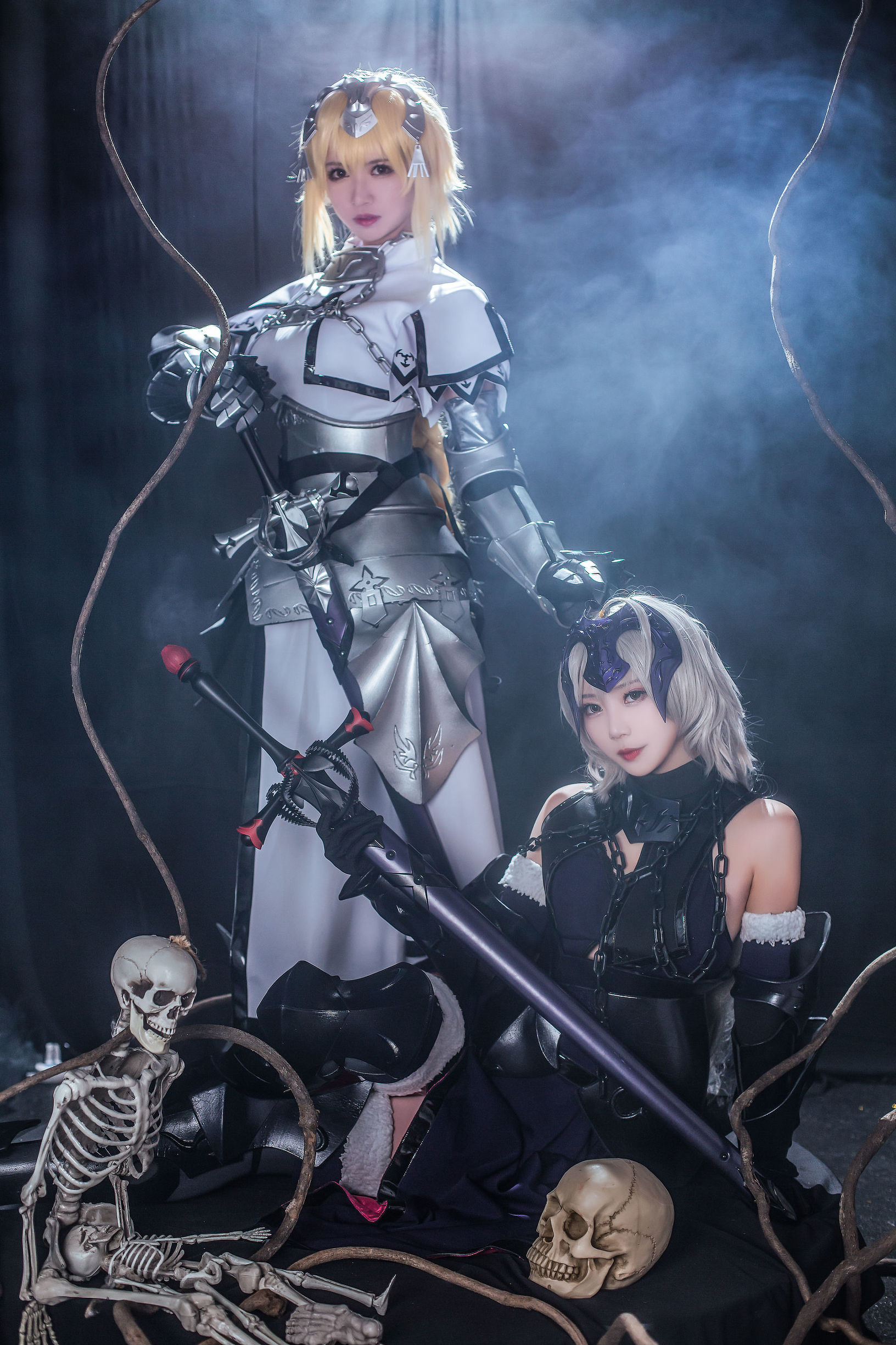 超人気コスプレイヤー ウナギフェイアー & ダイニクマルエイミー ジャンヌ・ダルク
