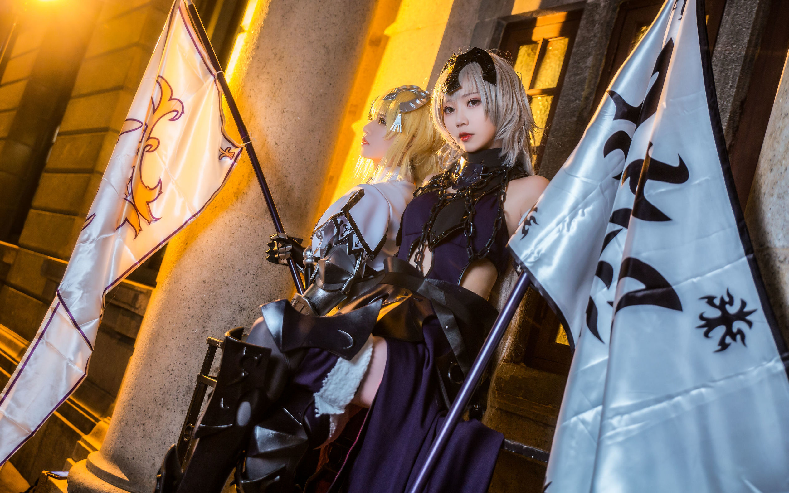 超人気コスプレイヤー ウナギフェイアー & ダイニクマルエイミー ジャンヌ・ダルク