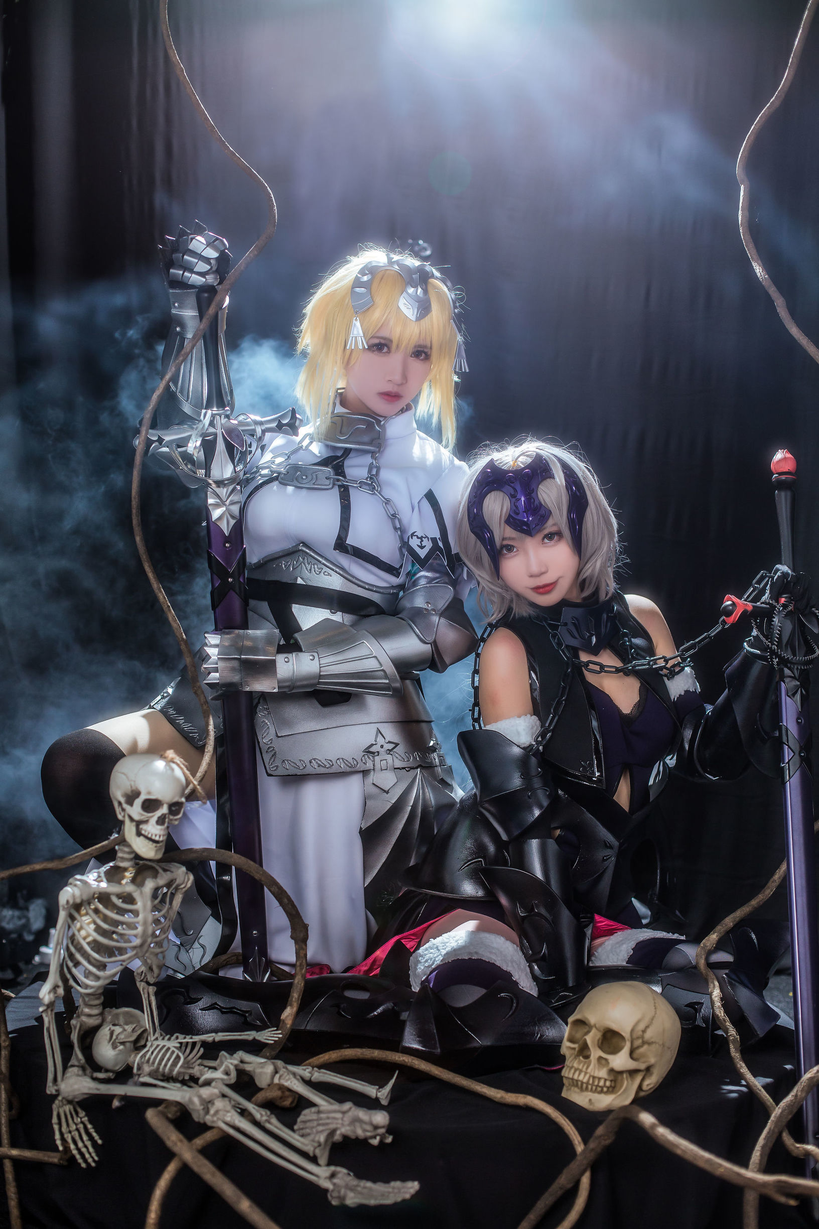 超人気コスプレイヤー ウナギフェイアー & ダイニクマルエイミー ジャンヌ・ダルク