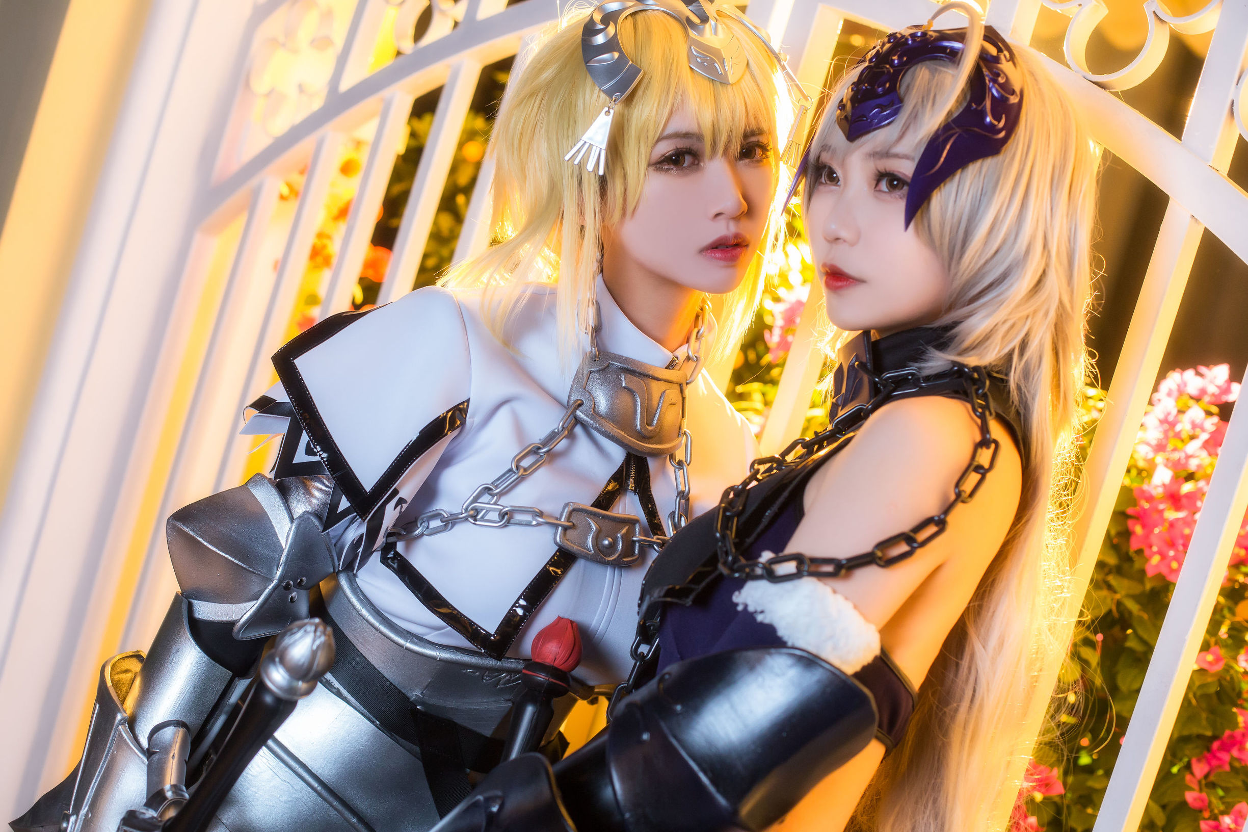 超人気コスプレイヤー ウナギフェイアー & ダイニクマルエイミー ジャンヌ・ダルク