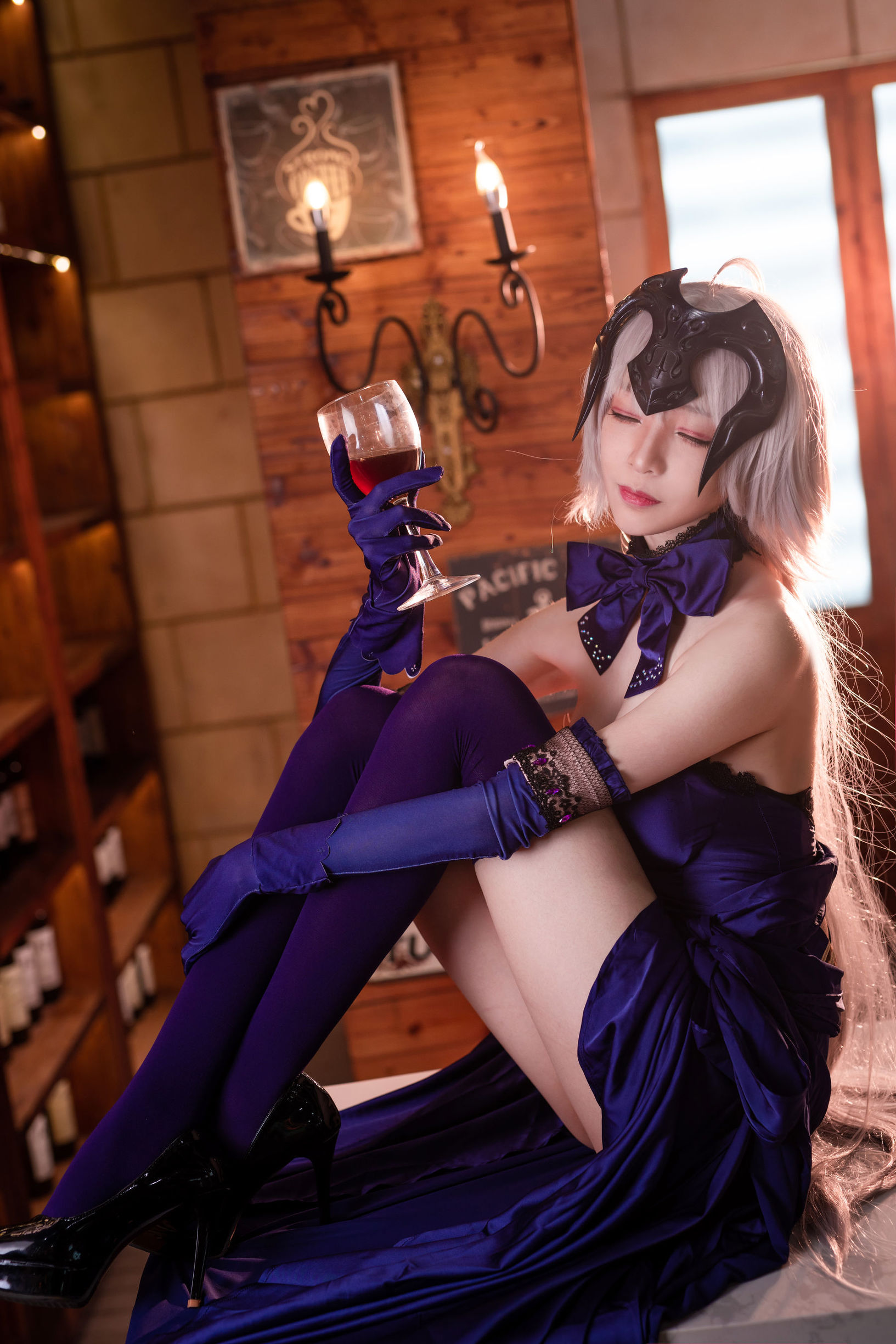 ขายาว Coser ชิงชิงจื่อเจส หงักเจิ้น, มื้อค่ำของคืนศักดิ์สิทธิ์