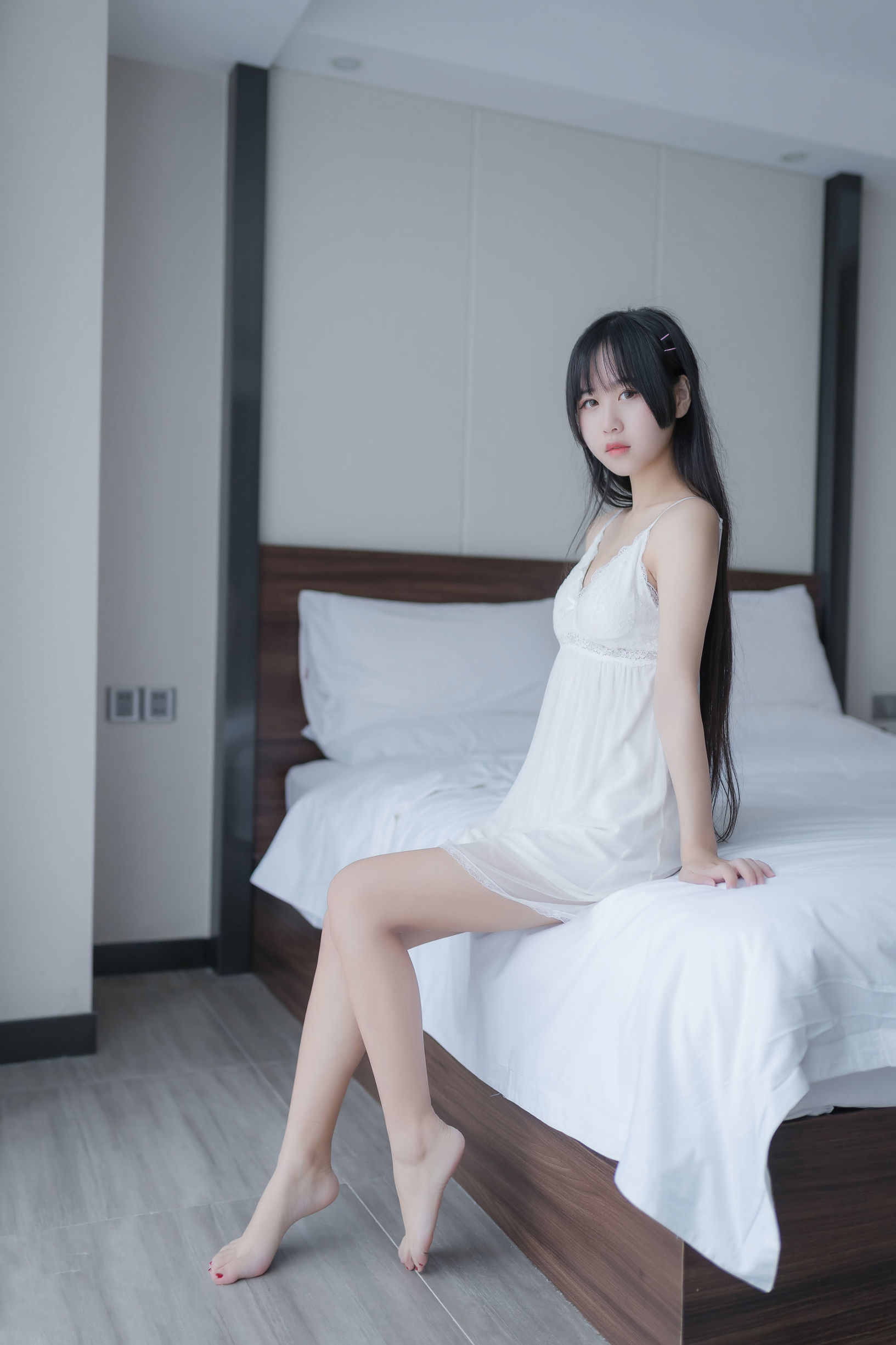 Ánh Nắng Mỹ Thiếu Nữ Mông Nha o0 Màu Trắng Tư Phòng