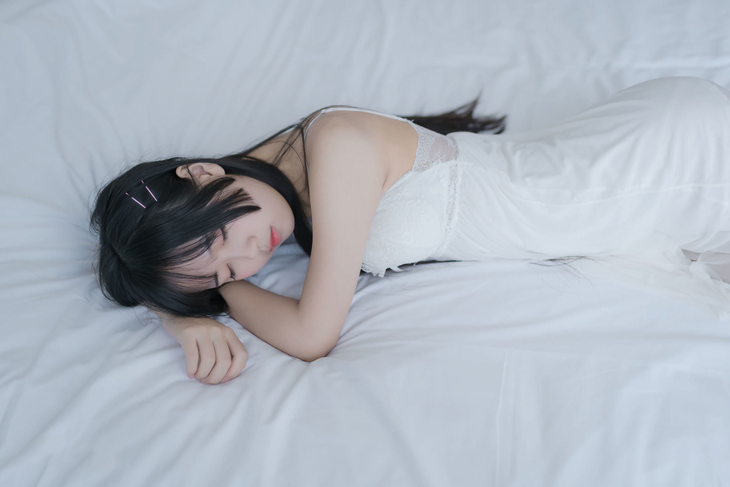 陽光美少女萌芽兒o0 白色私房