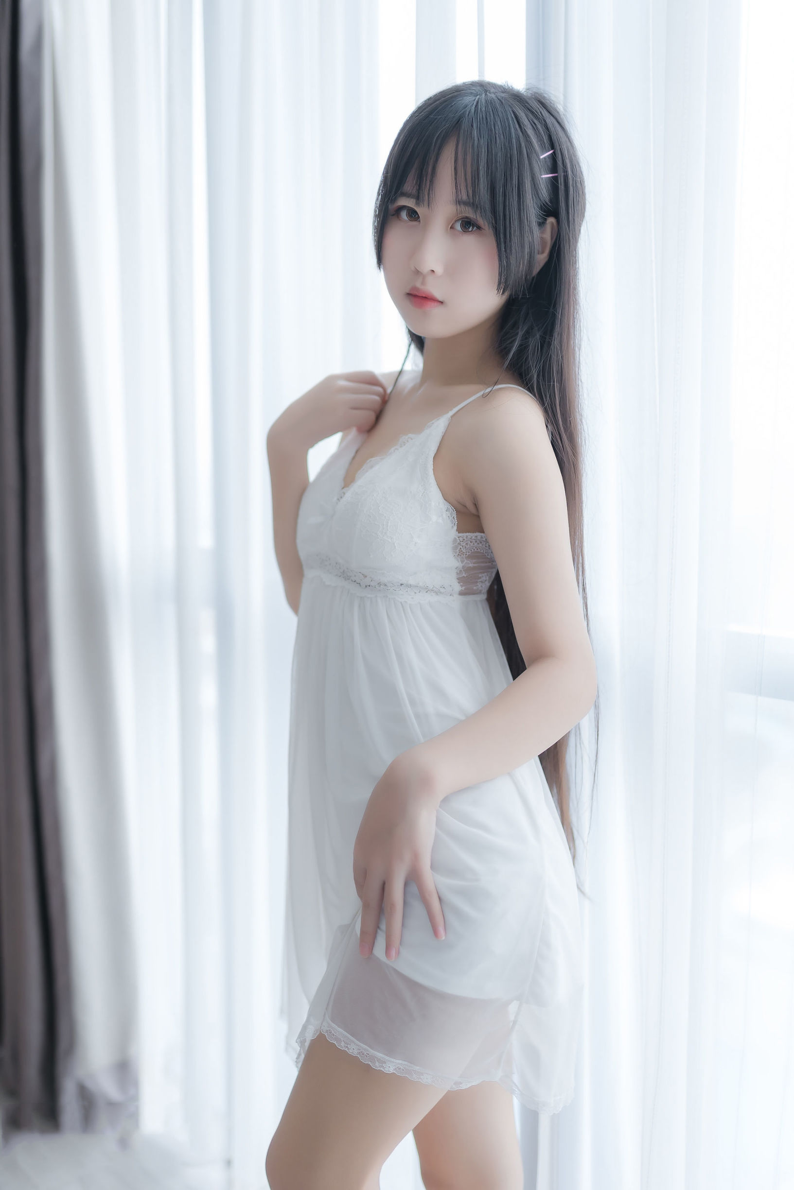 Ánh Nắng Mỹ Thiếu Nữ Mông Nha o0 Màu Trắng Tư Phòng