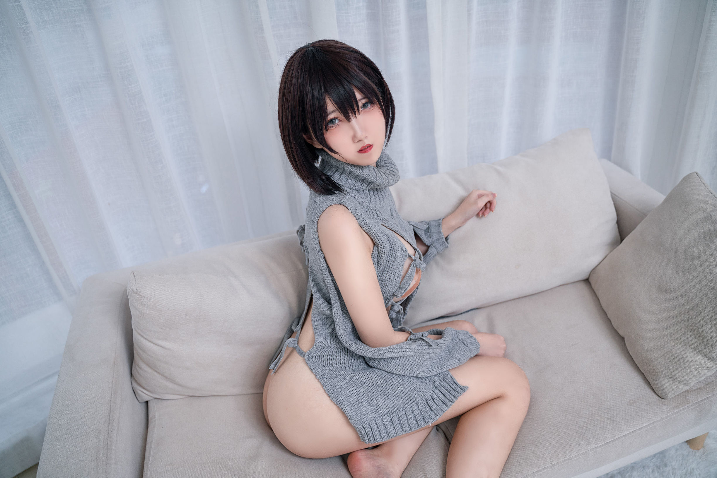 สาวน้อยซน อากุนคาโอริ เสื้อเปิดหลัง