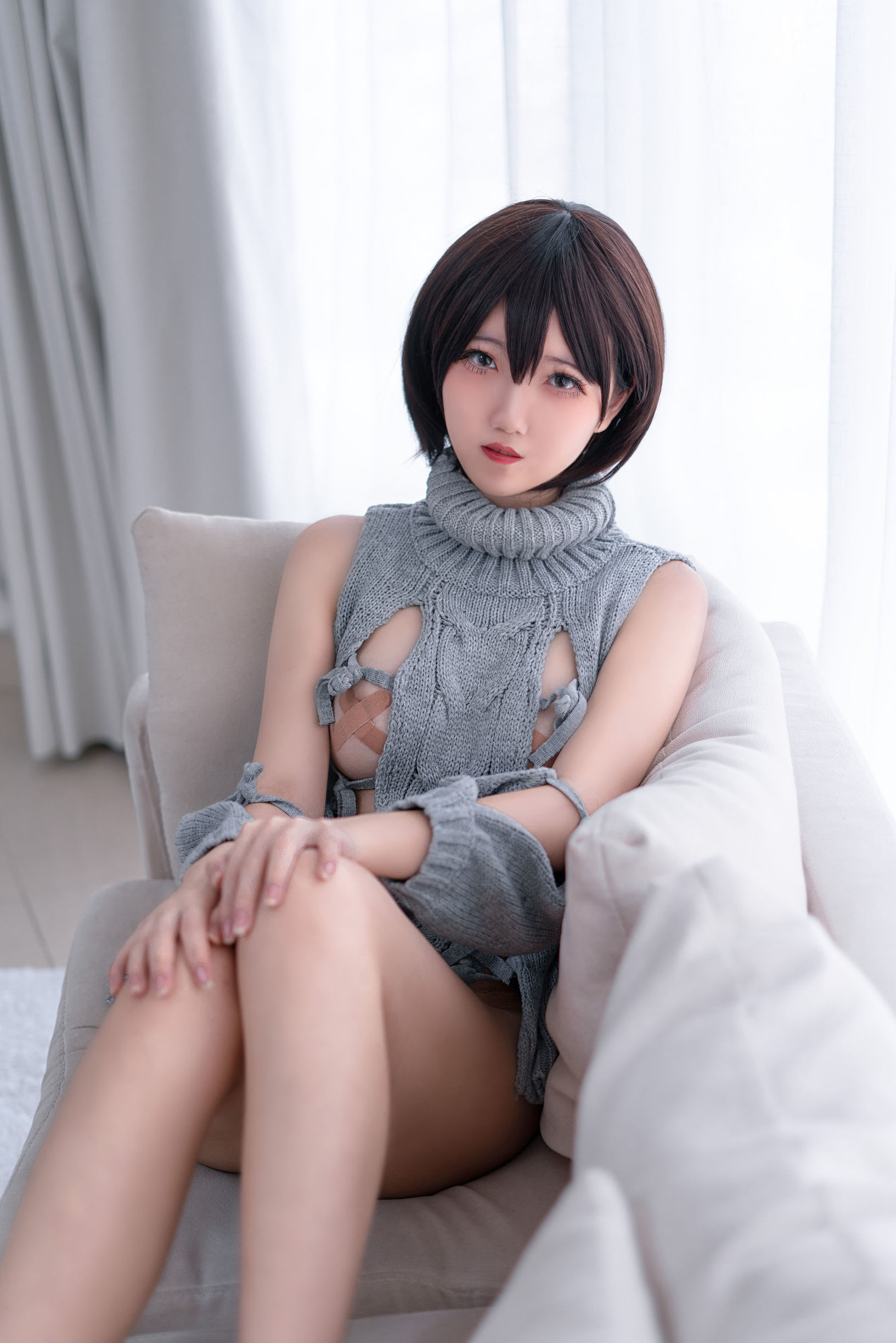 สาวน้อยซน อากุนคาโอริ เสื้อเปิดหลัง