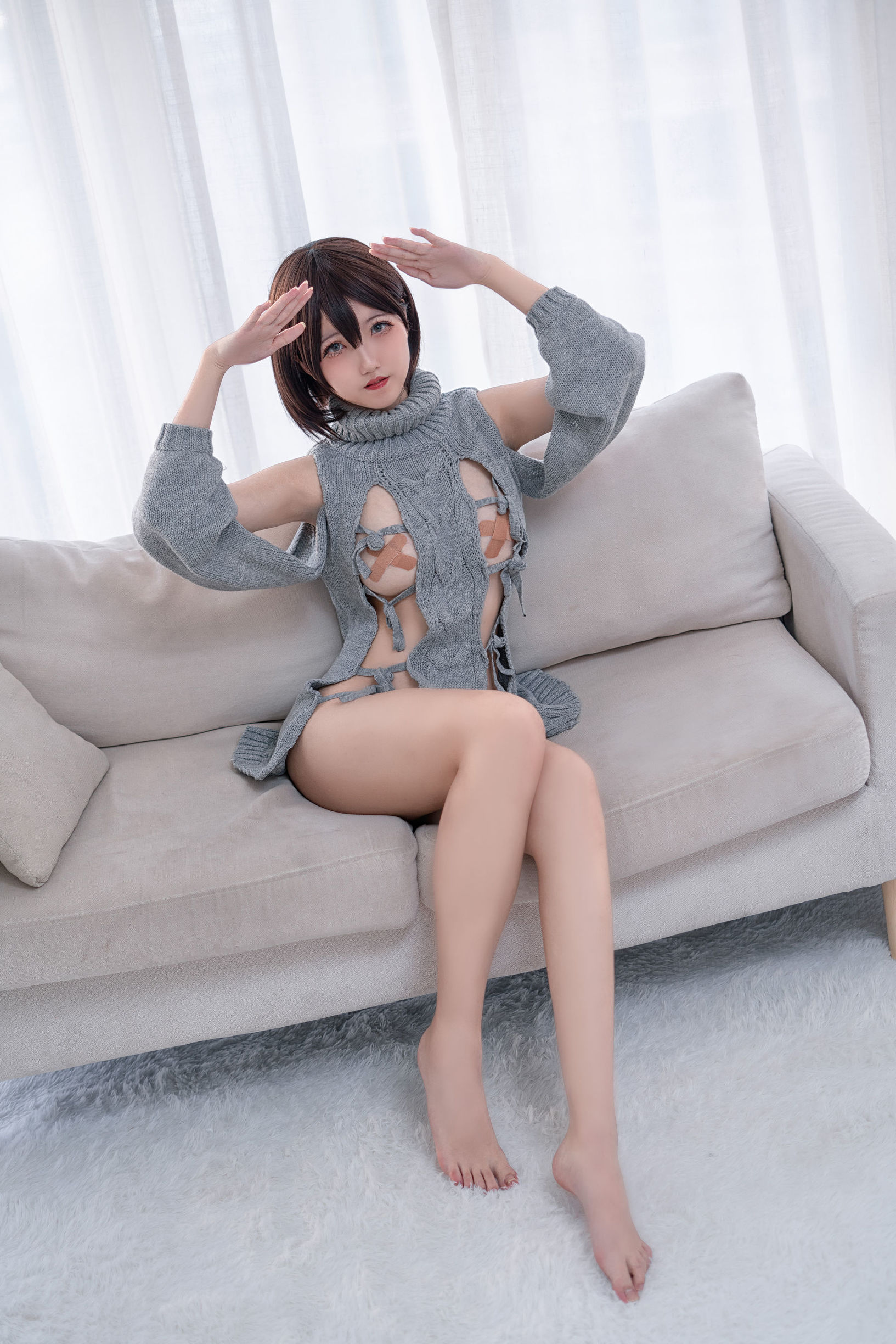 สาวน้อยซน อากุนคาโอริ เสื้อเปิดหลัง