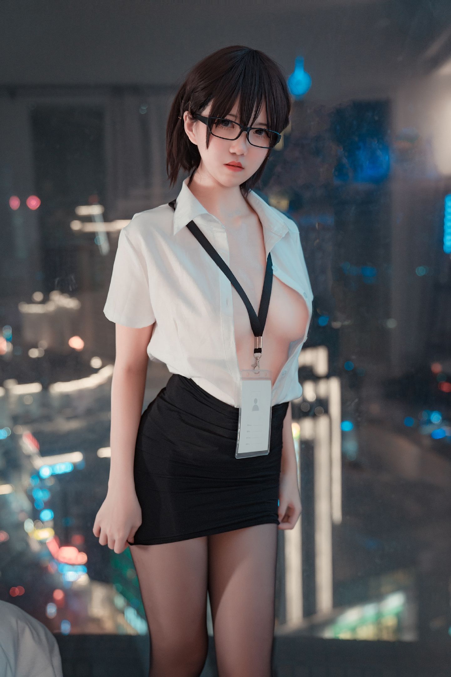 Cô gái quỷ mã A Hương Kaori Hắc ti OL