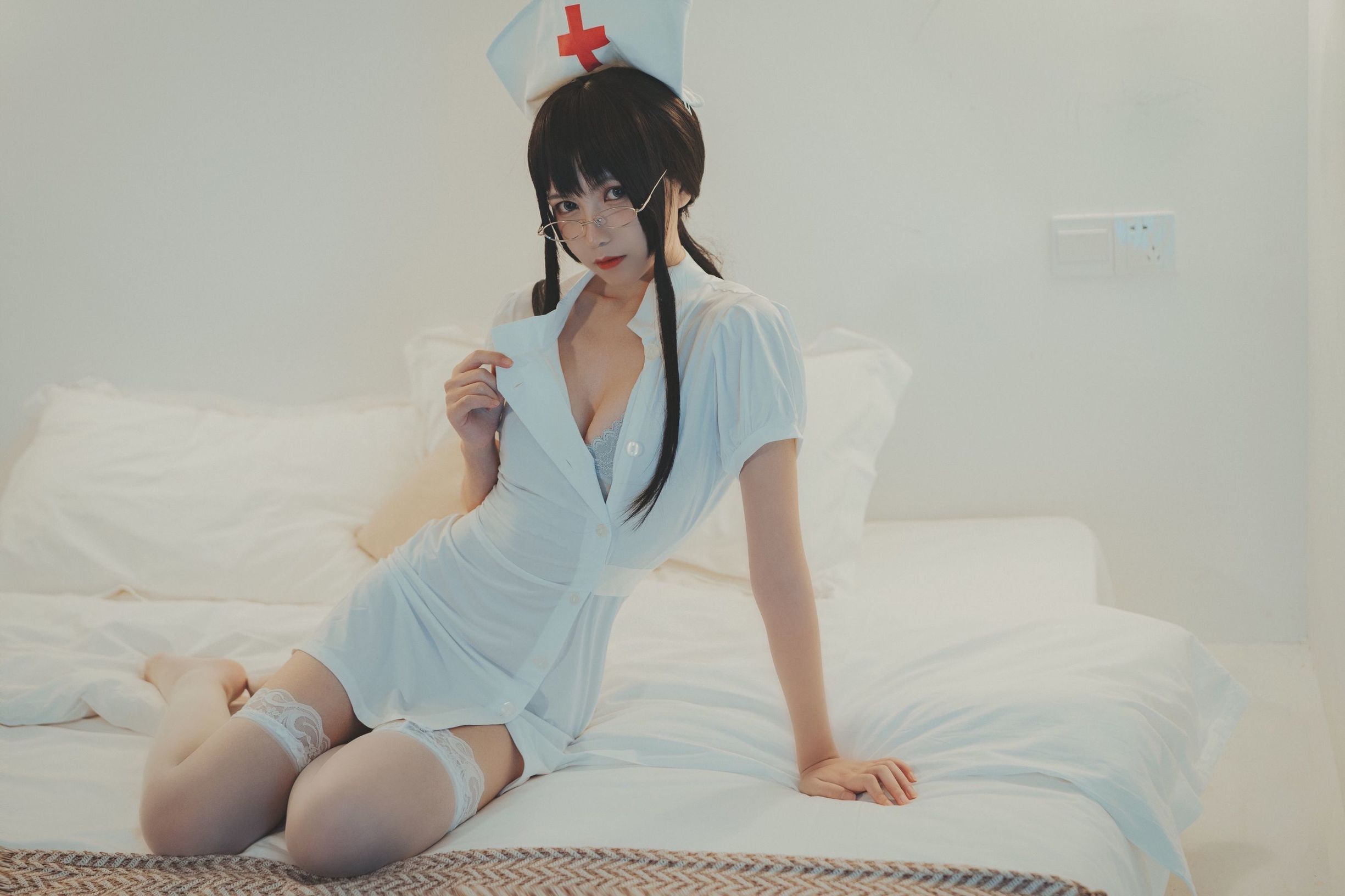 COSER Beautiful Woman Zhuyue Su Little Nurse
