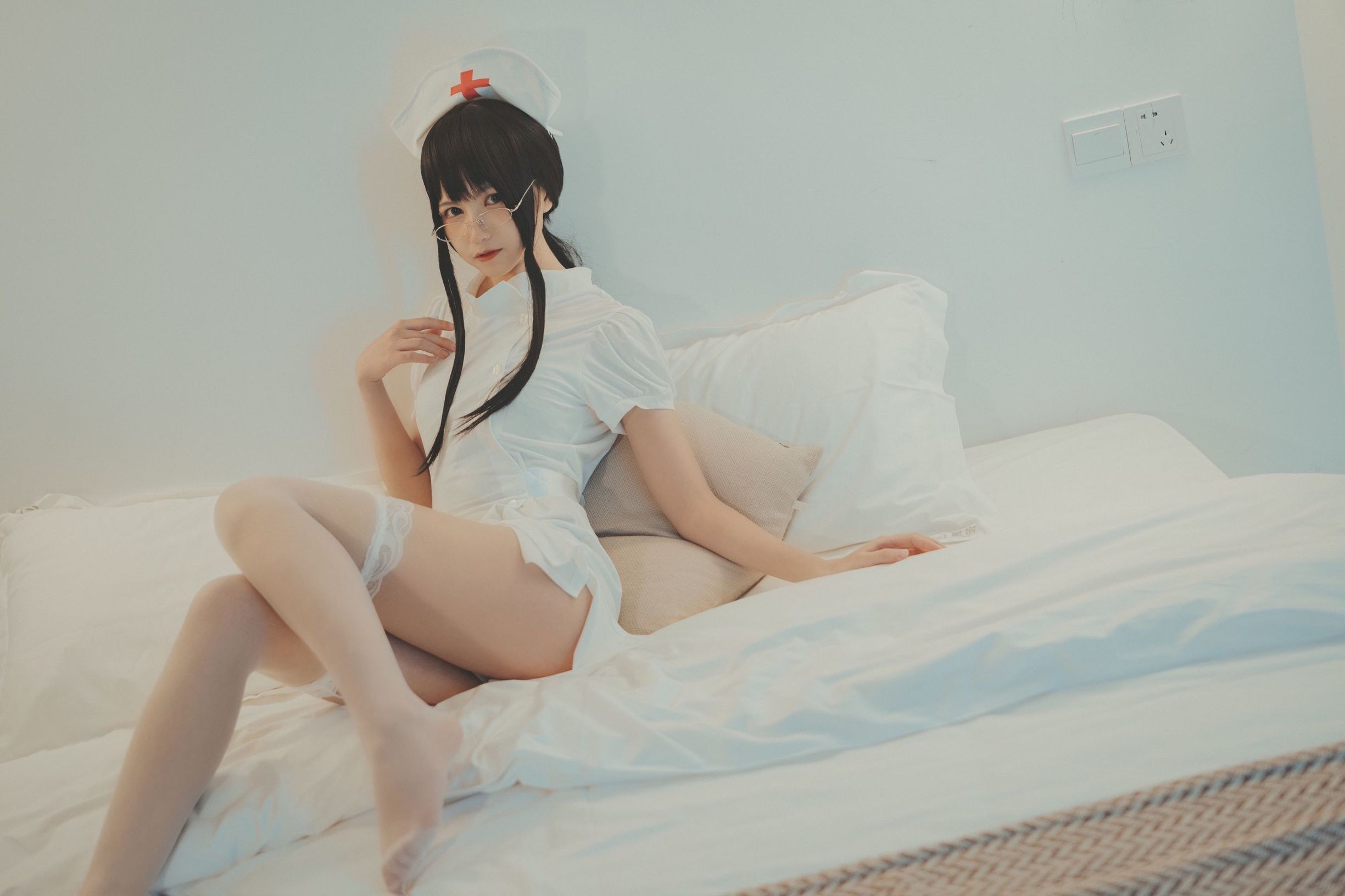 COSER Beautiful Woman Zhuyue Su Little Nurse