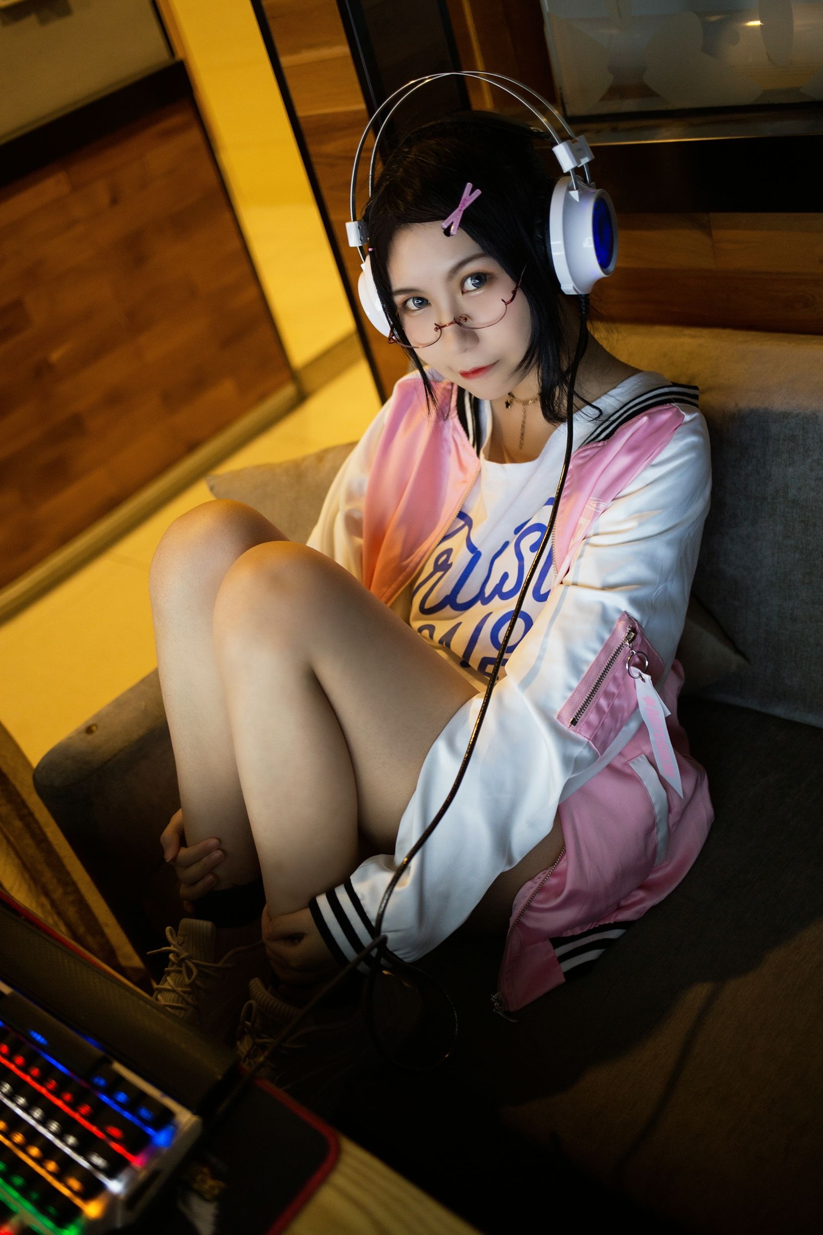 COSER美女逐月蘇 網吧歷險記